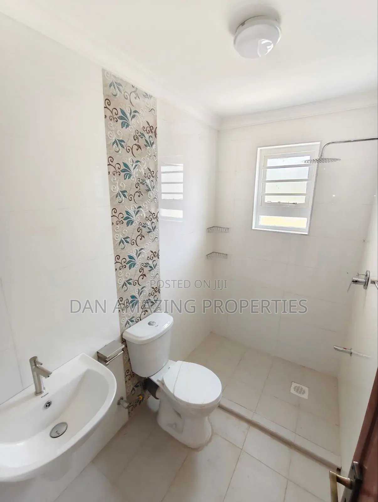 4bdrm Maisonette in Apple Ridge Plus Dsq, Matasia for sale