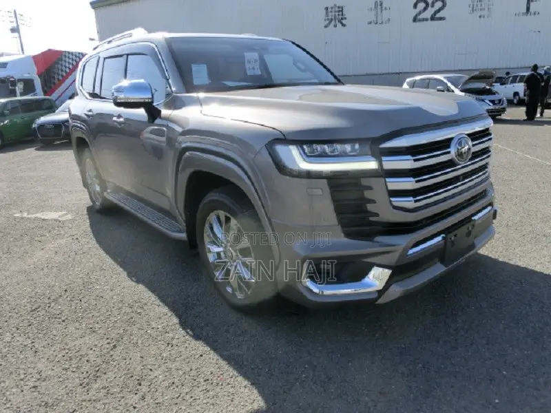 Toyota Land Cruiser LC300 2023 Brown