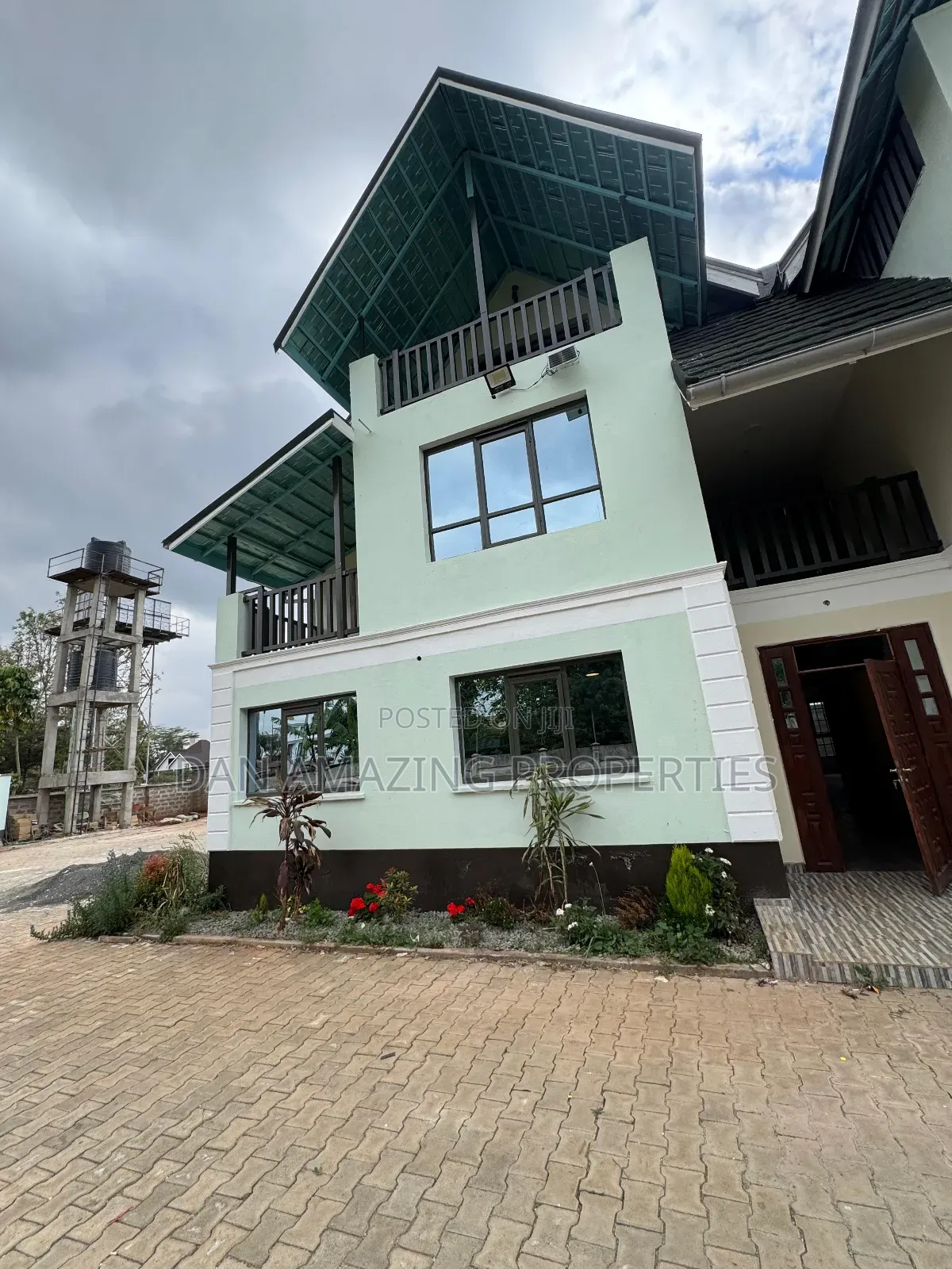 6bdrm Maisonette in Karen Plains On 3/4 for sale