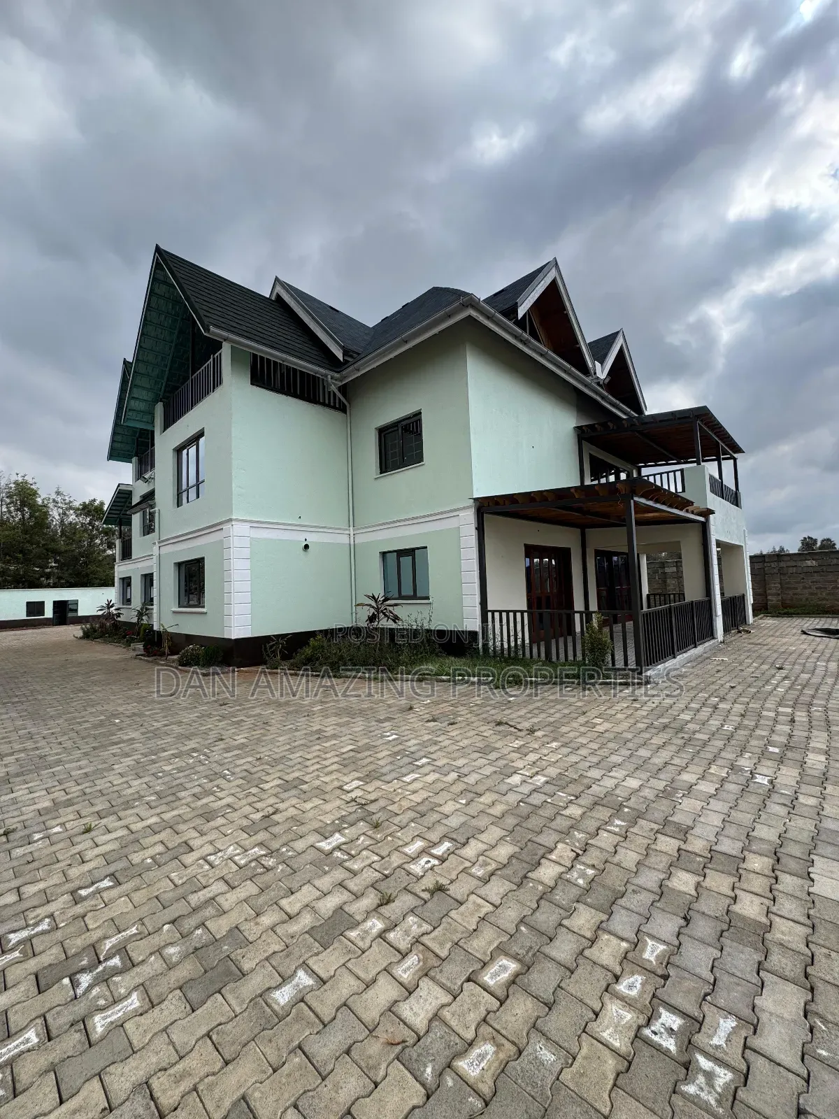 6bdrm Maisonette in Karen Plains On 3/4 for sale
