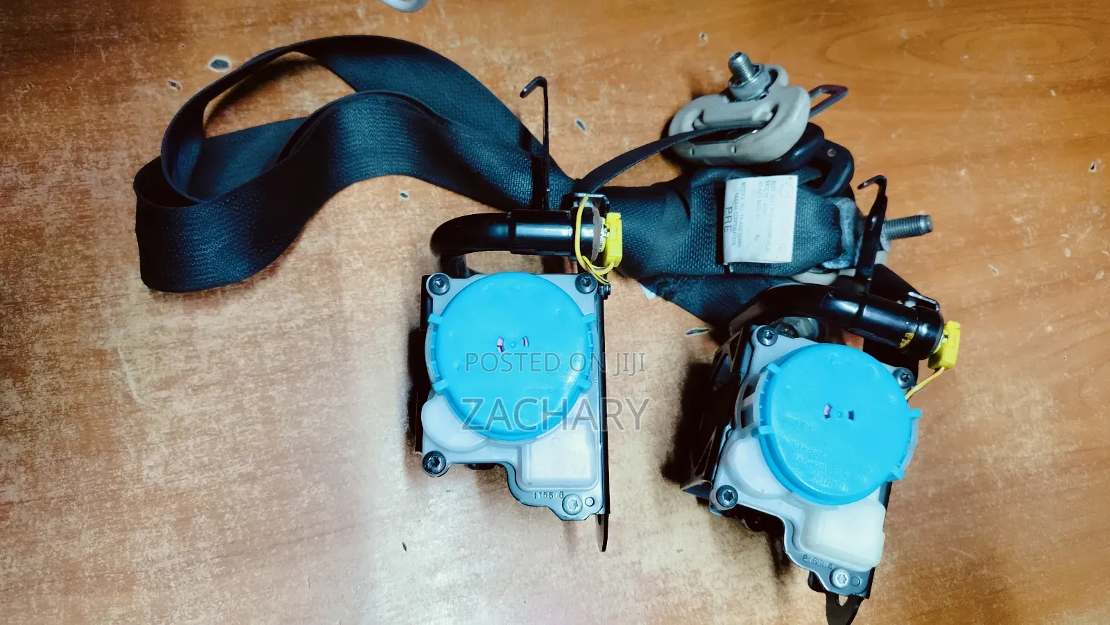 Mazda Demio 2016 Seat Belts