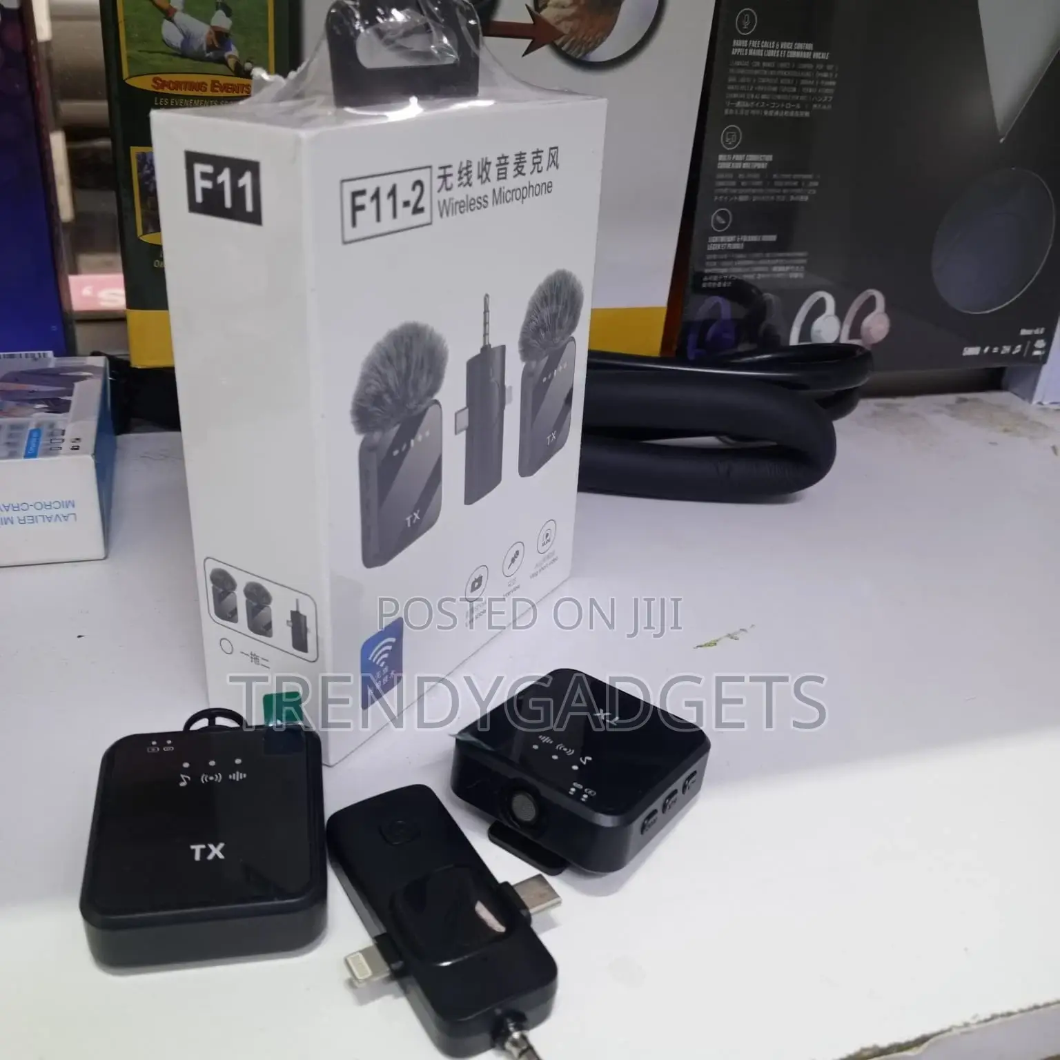 F11-2 Clip-on Wireless Microphone for Phone Camera