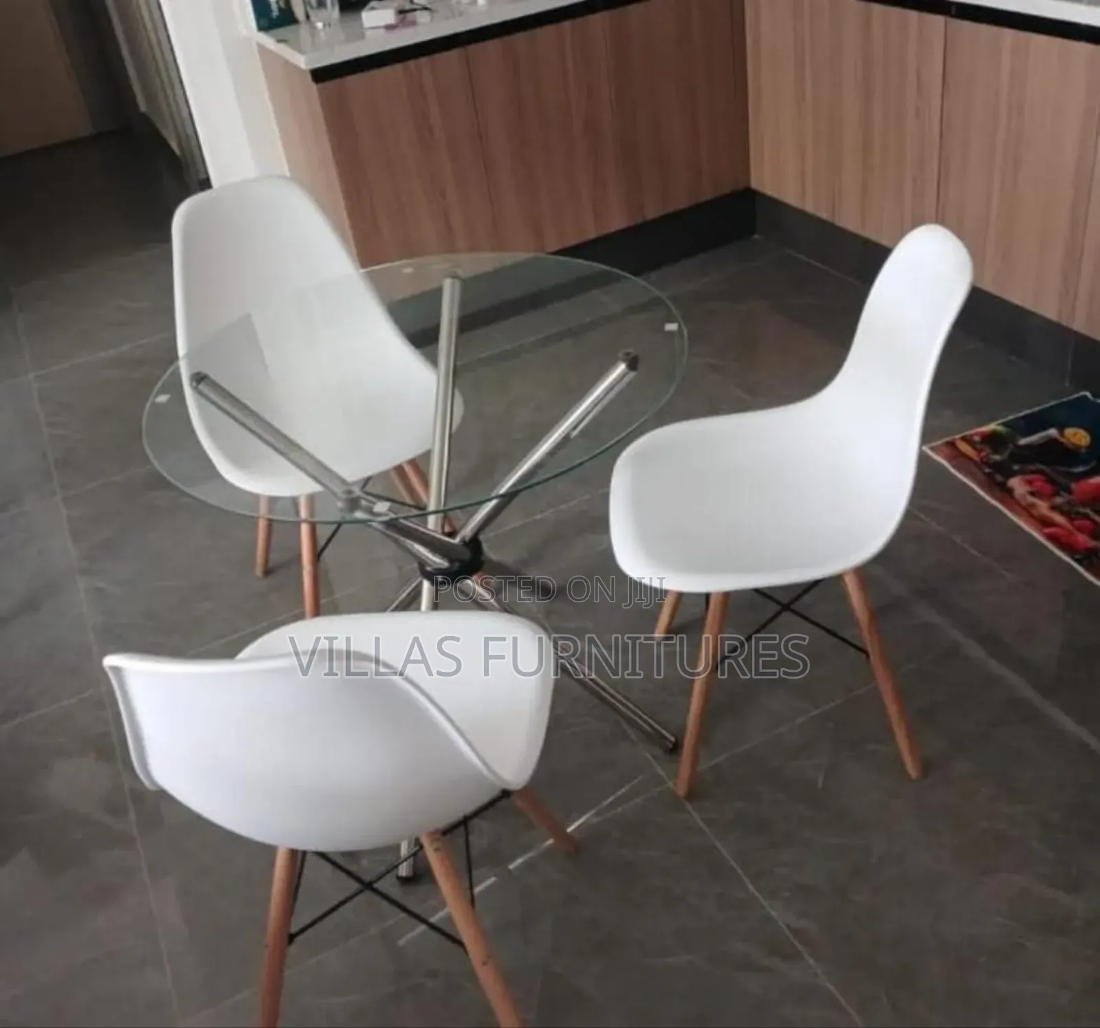 Round Dinner Set