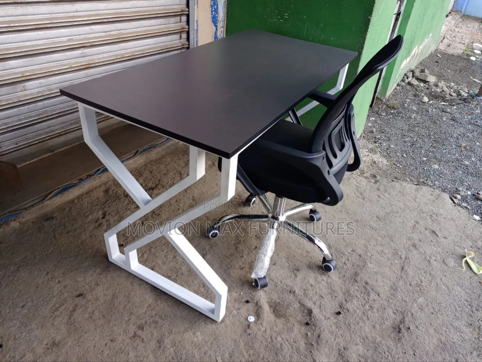 Metallic Office Table With New Chair