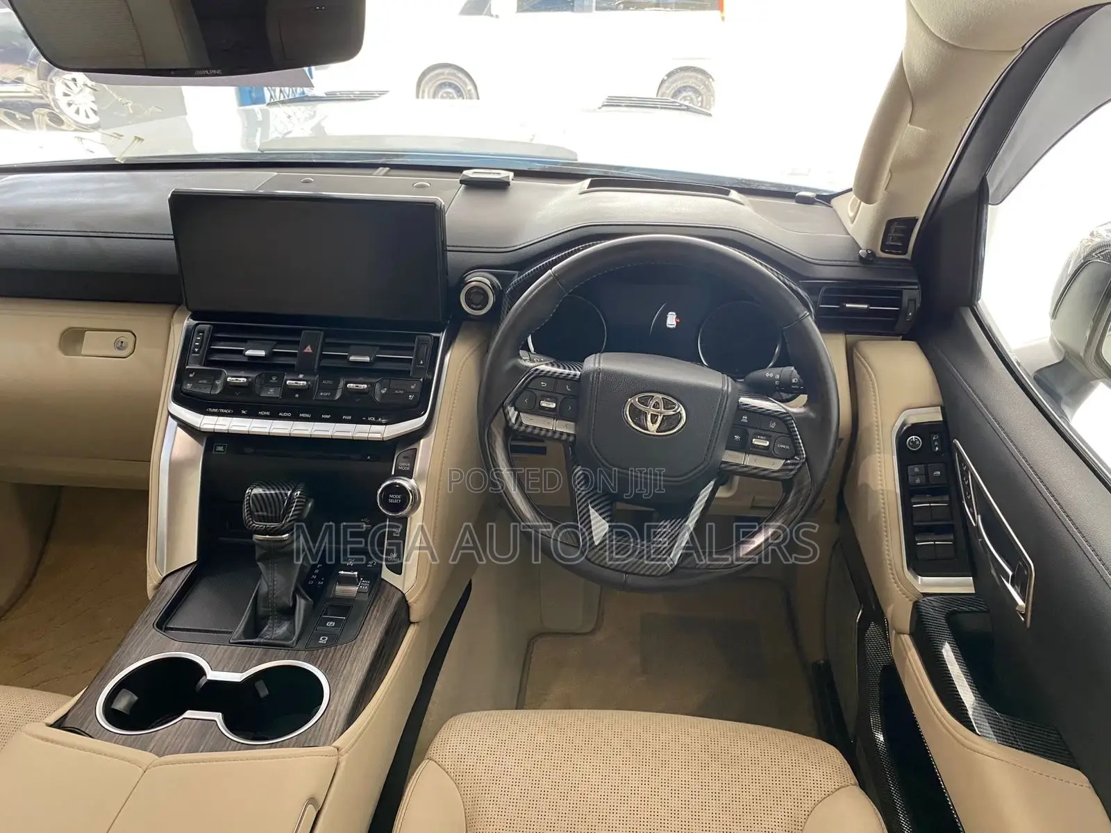 Toyota Land Cruiser LC300 2023 White