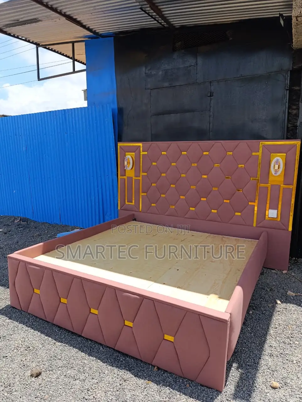 Untold 5 by 6 Modern Extended Bed