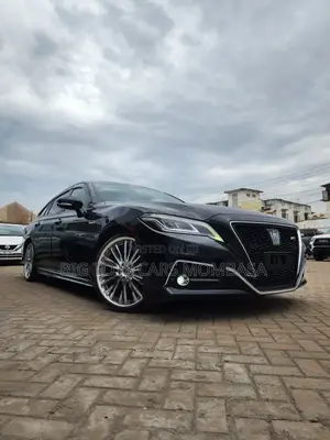 Toyota Crown 2018 Black
