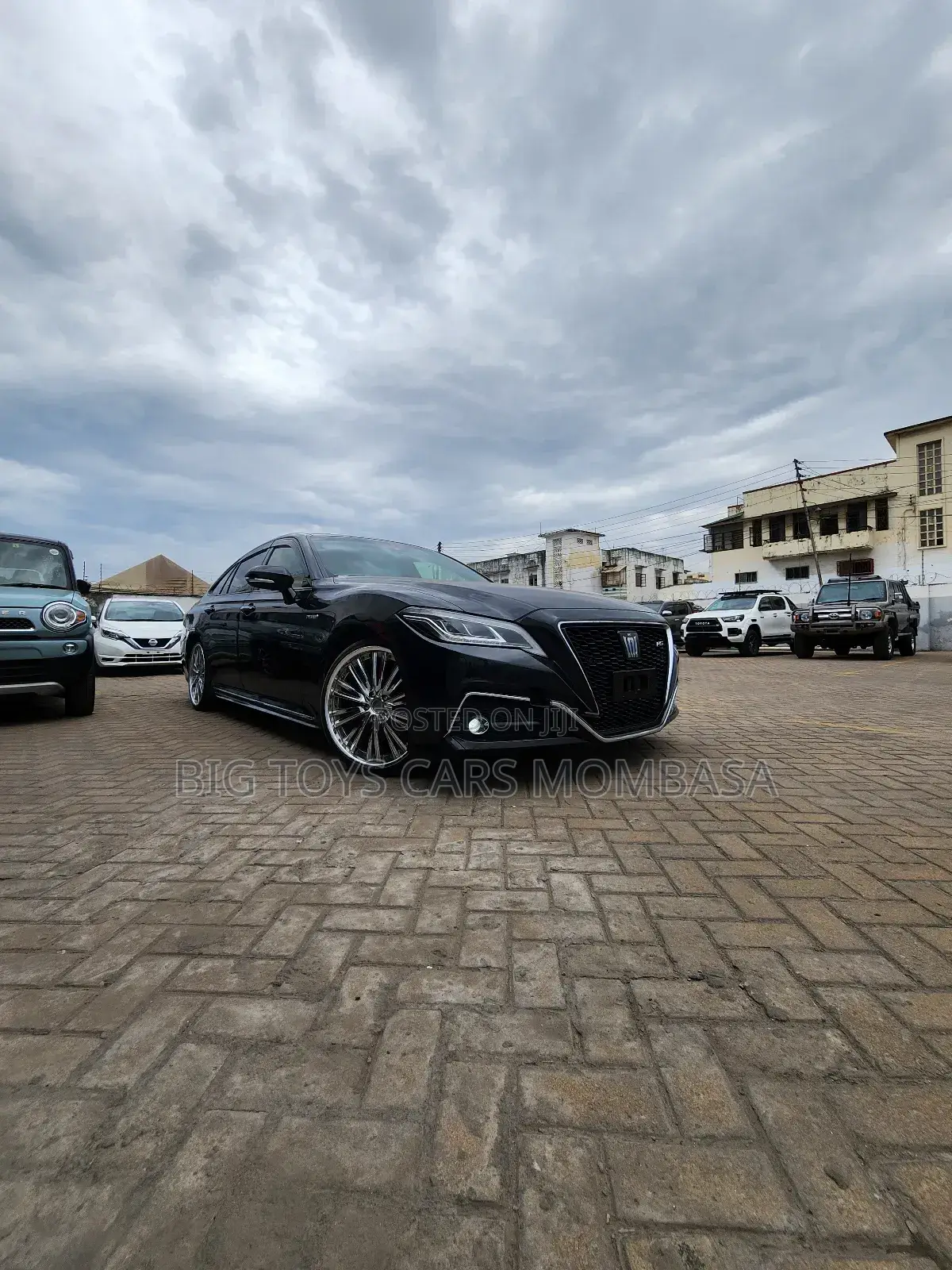 Toyota Crown 2018 Black