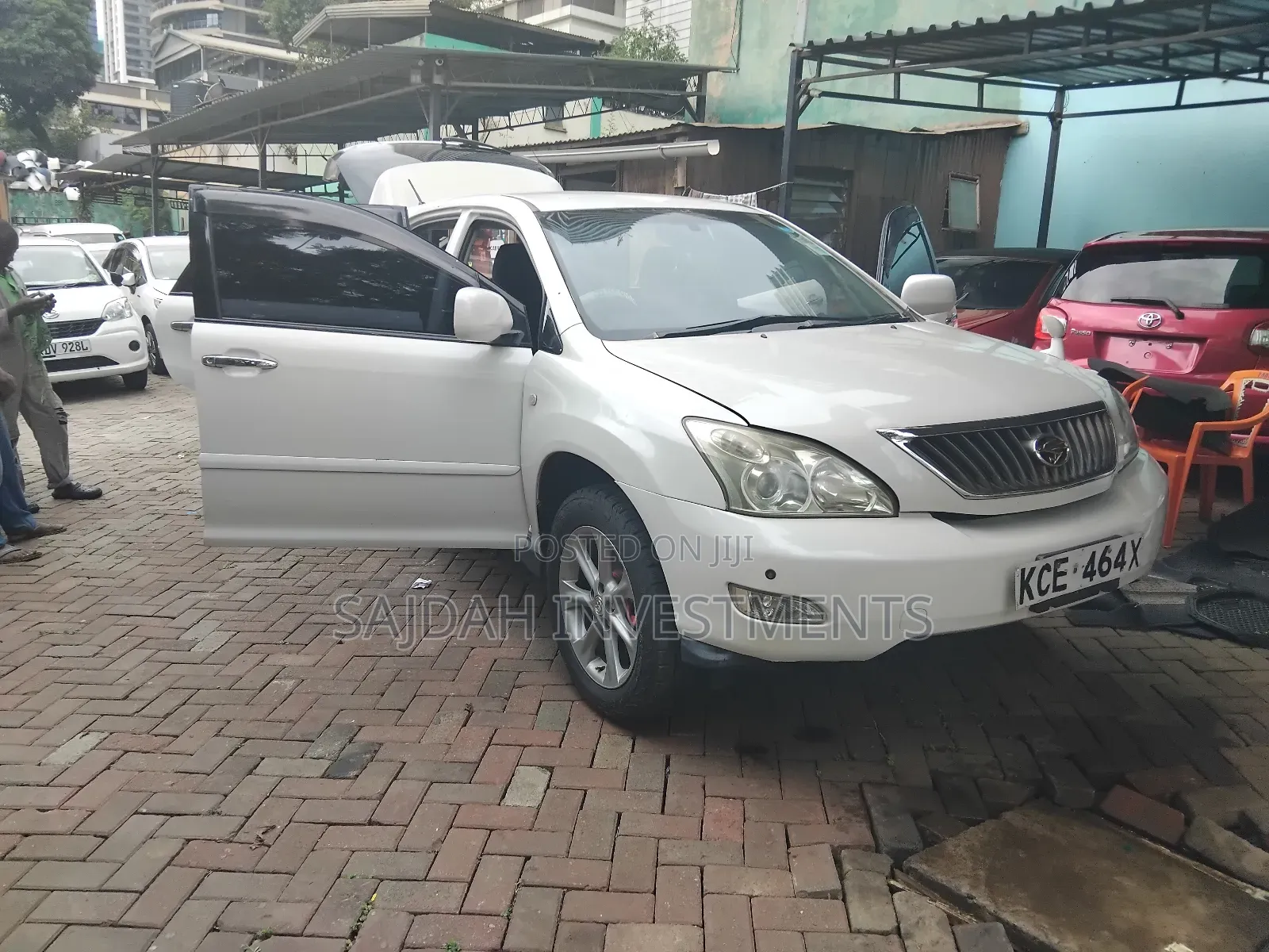Toyota Harrier 240G 2009 White
