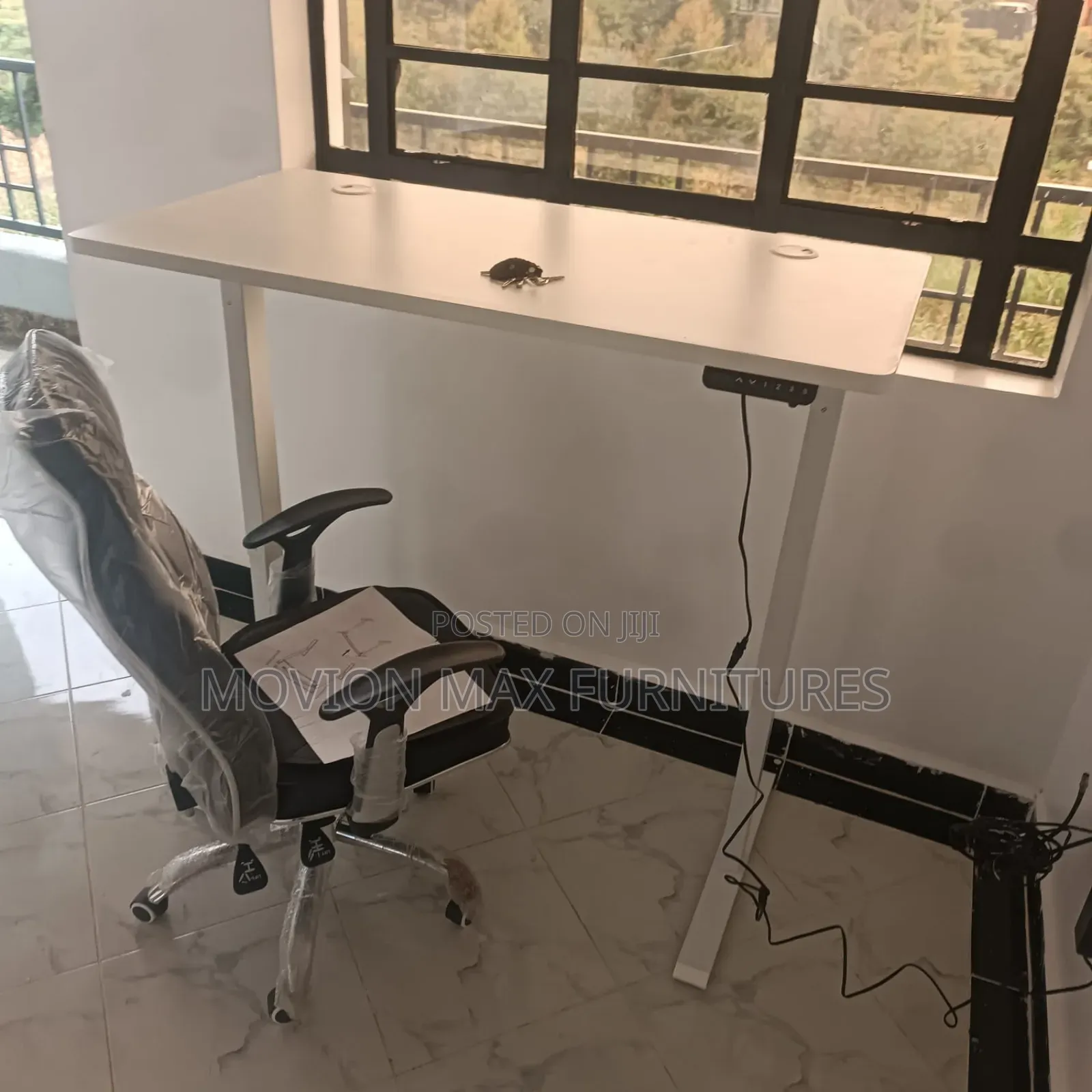 Adjustable Electric Table