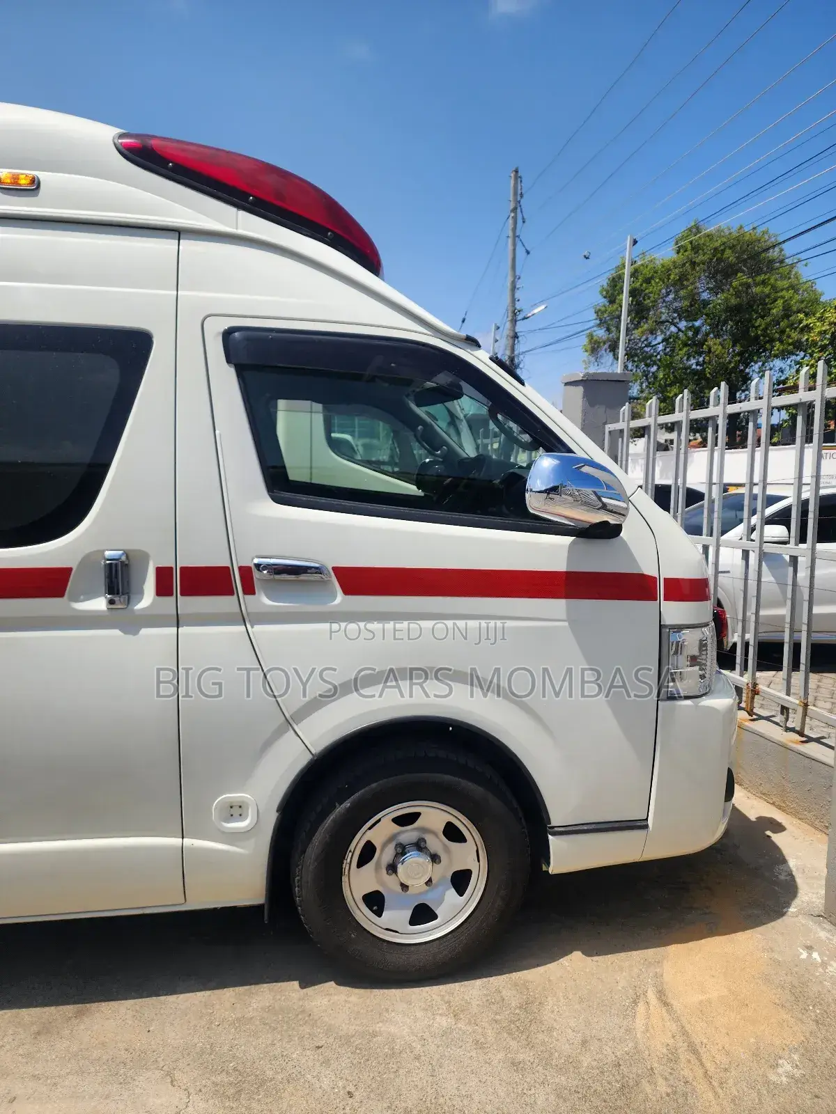 Toyota HiAce 2018 White