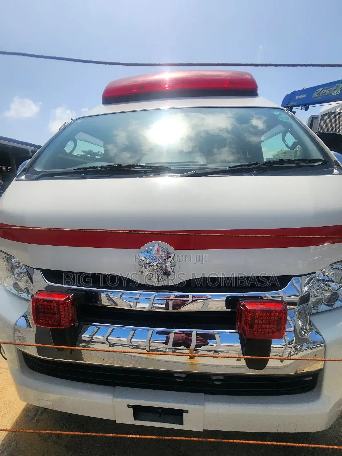 Toyota HiAce 2018 White