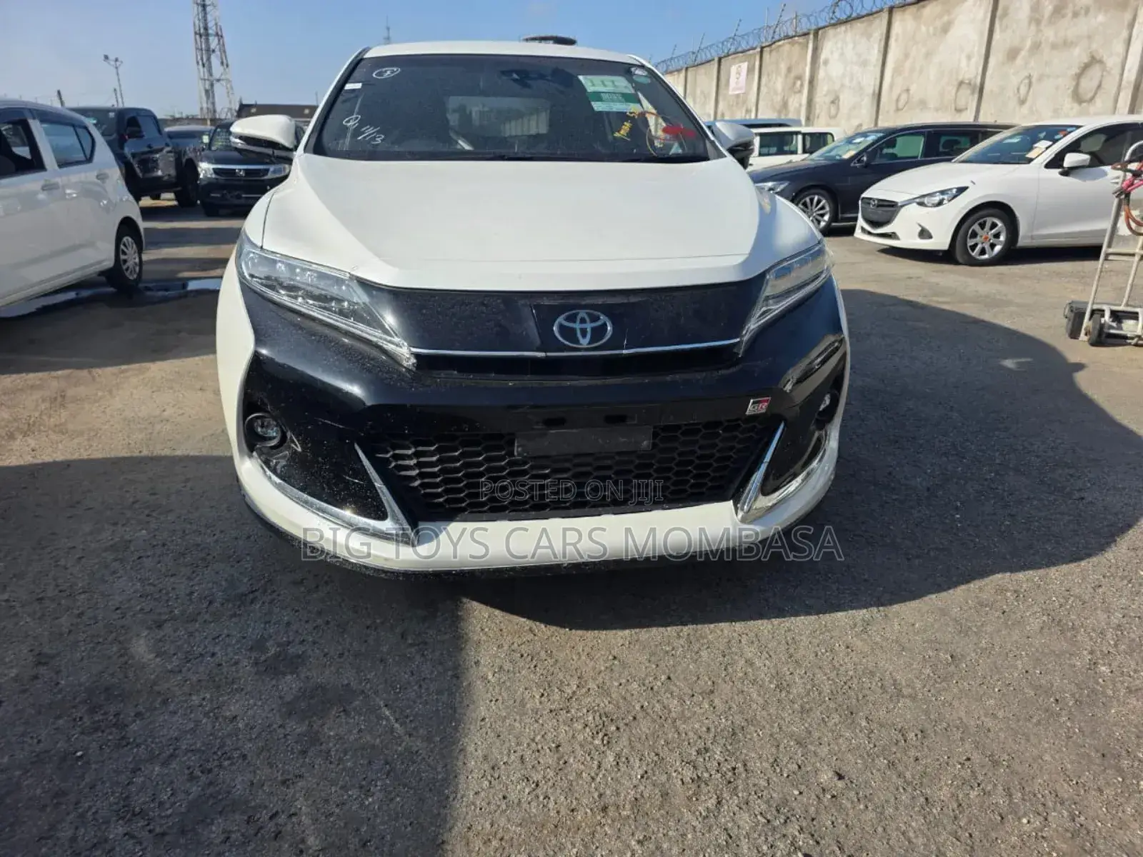 Toyota Harrier 2.0 2018 White
