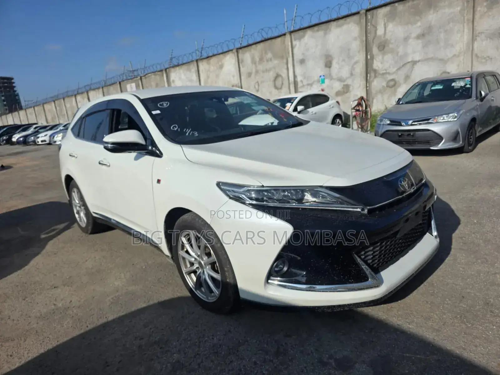 Toyota Harrier 2.0 2018 White