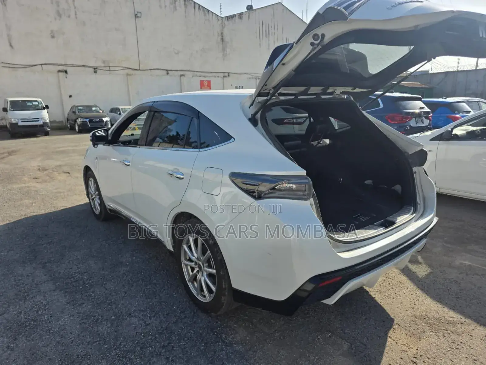 Toyota Harrier 2.0 2018 White