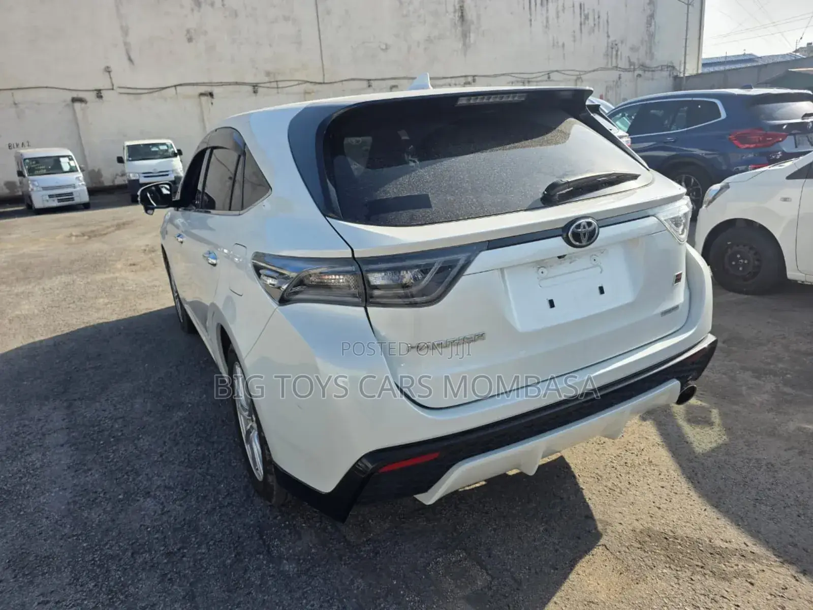 Toyota Harrier 2.0 2018 White