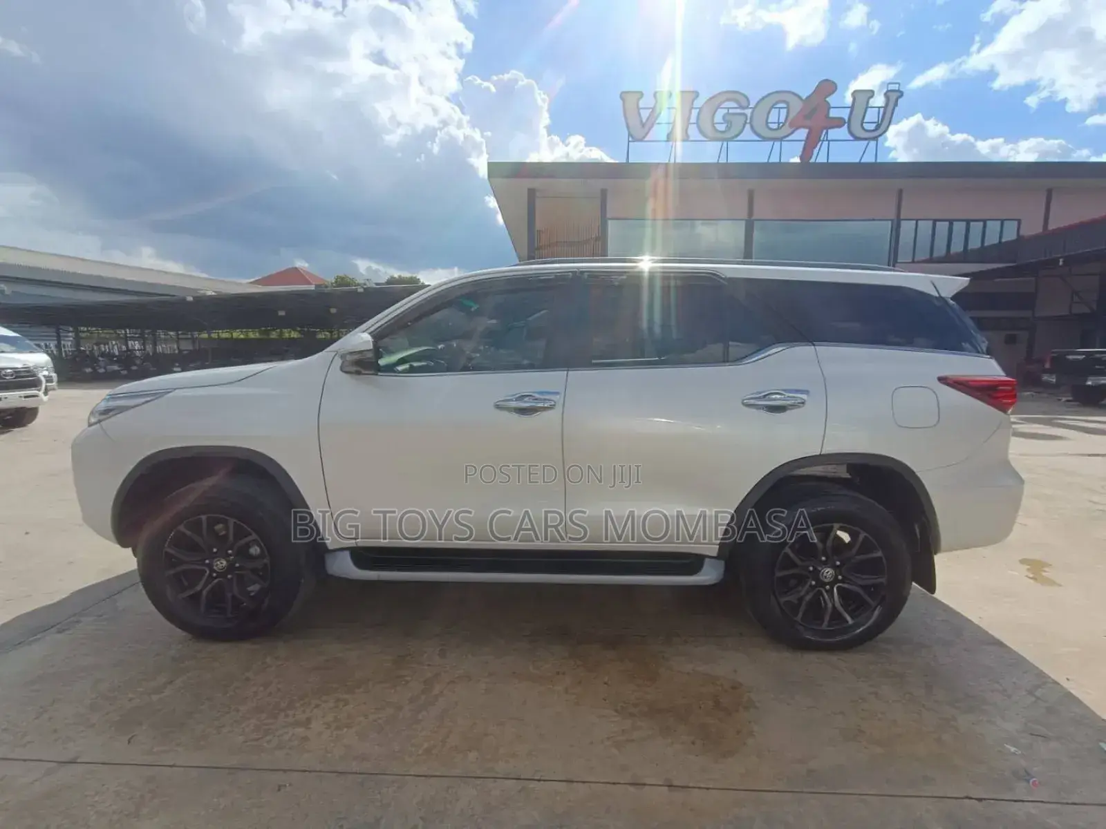 Toyota Fortuner 2.4 D AWD 2019 White