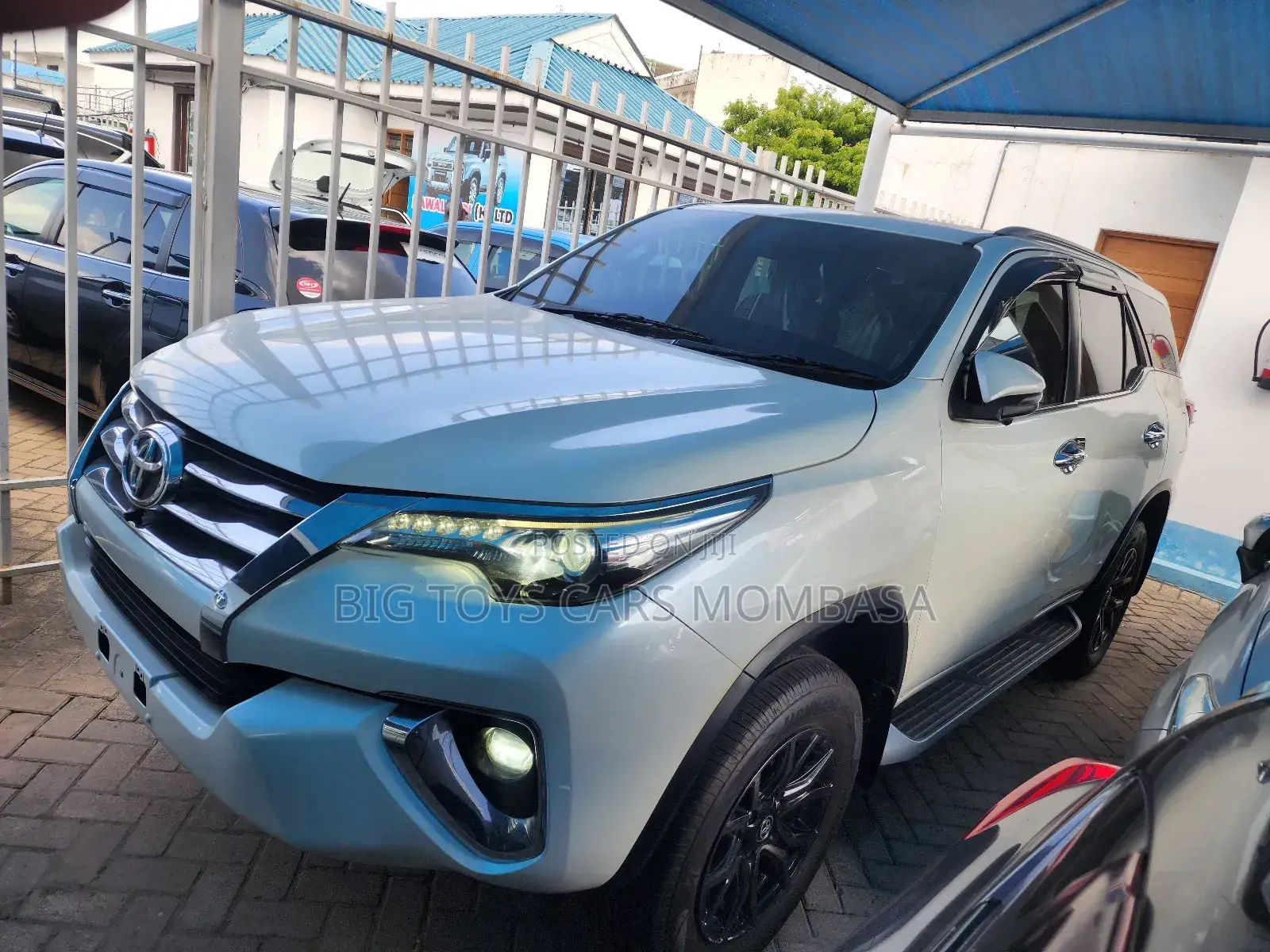 Toyota Fortuner 2.4 D AWD 2019 White