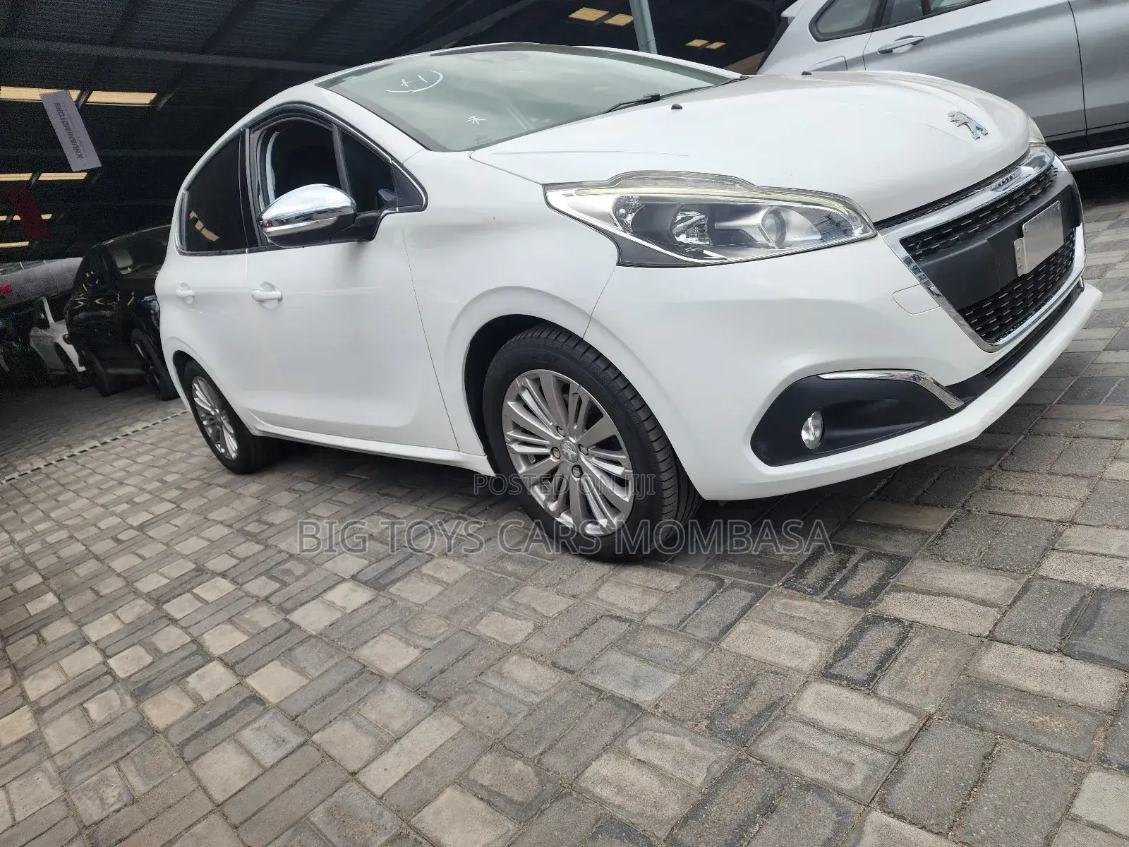 Peugeot 208 2018 White