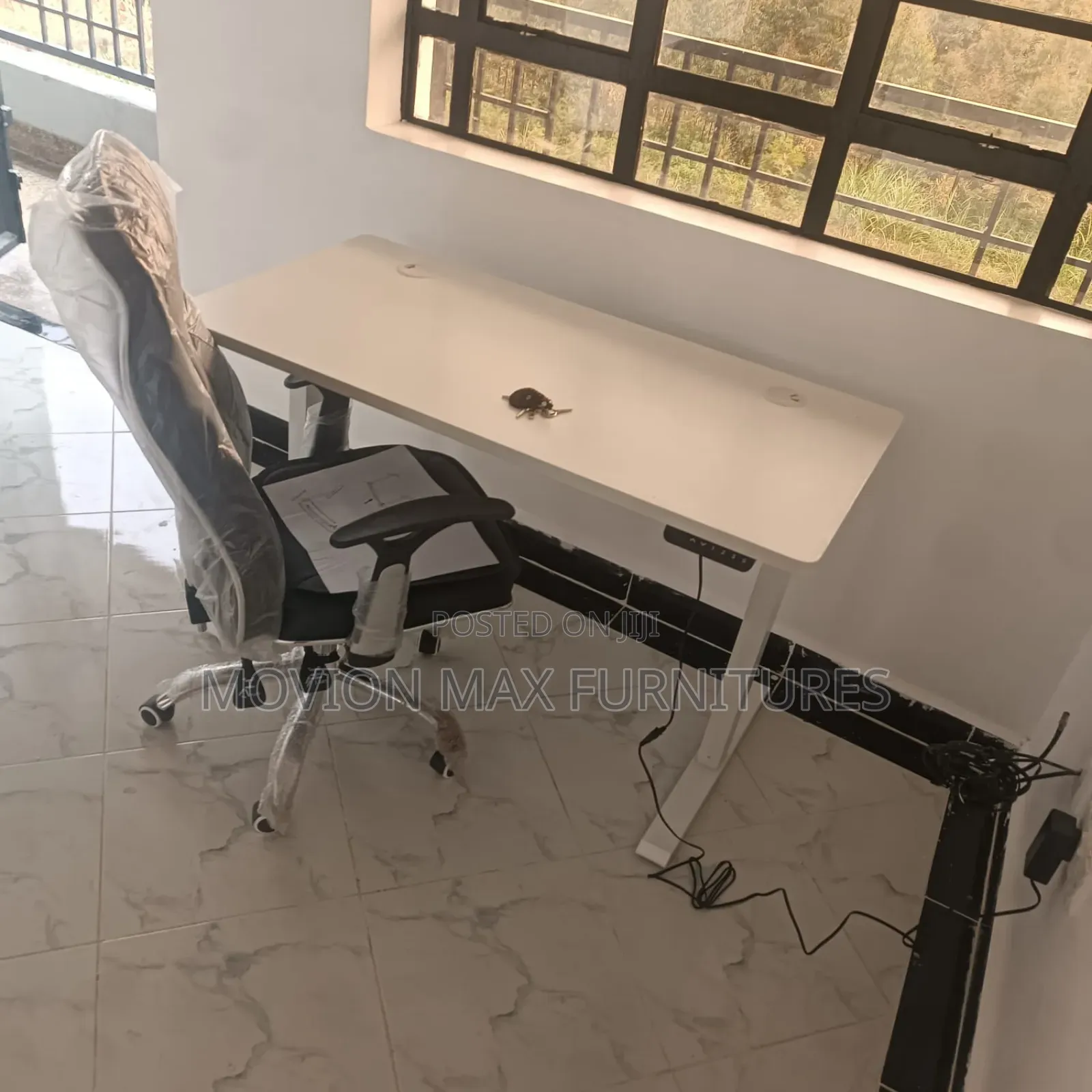 White Adjustable Table Electric Table
