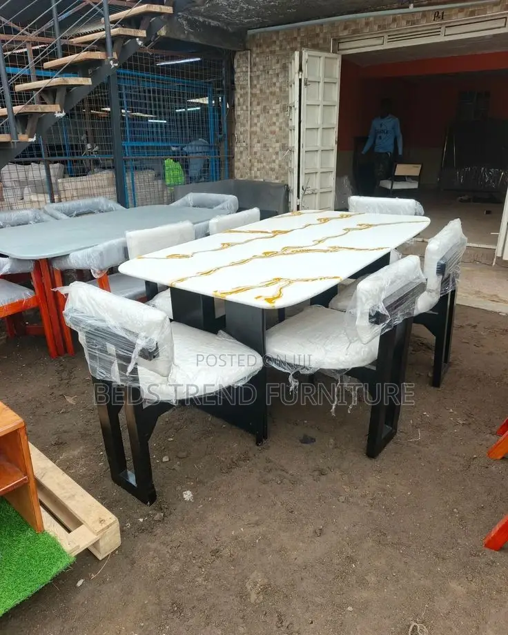 Classic Plush 6 Seater Dining Set