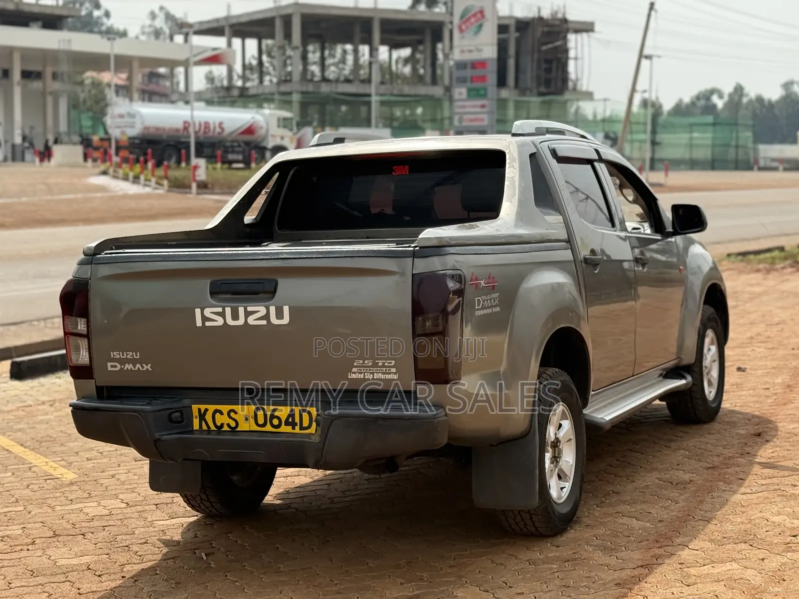 Isuzu D-MAX 2018 Gray