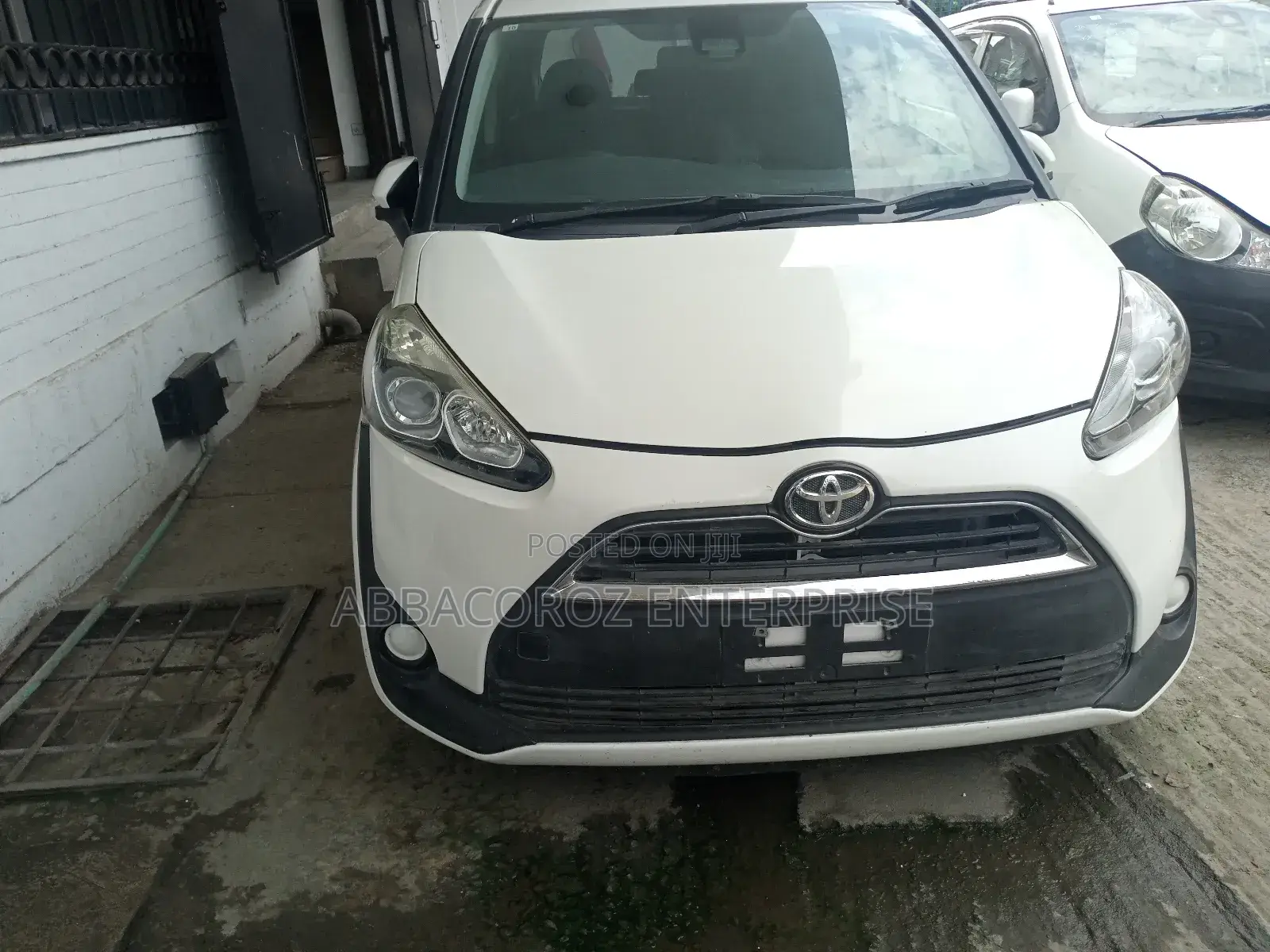 Toyota Sienta 2018 White