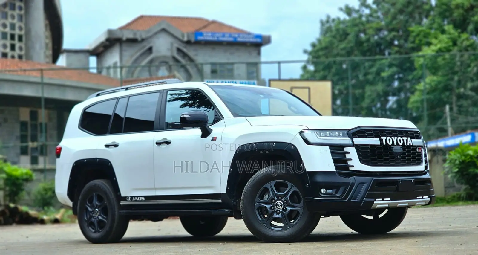 Toyota Land Cruiser LC300 2022 White