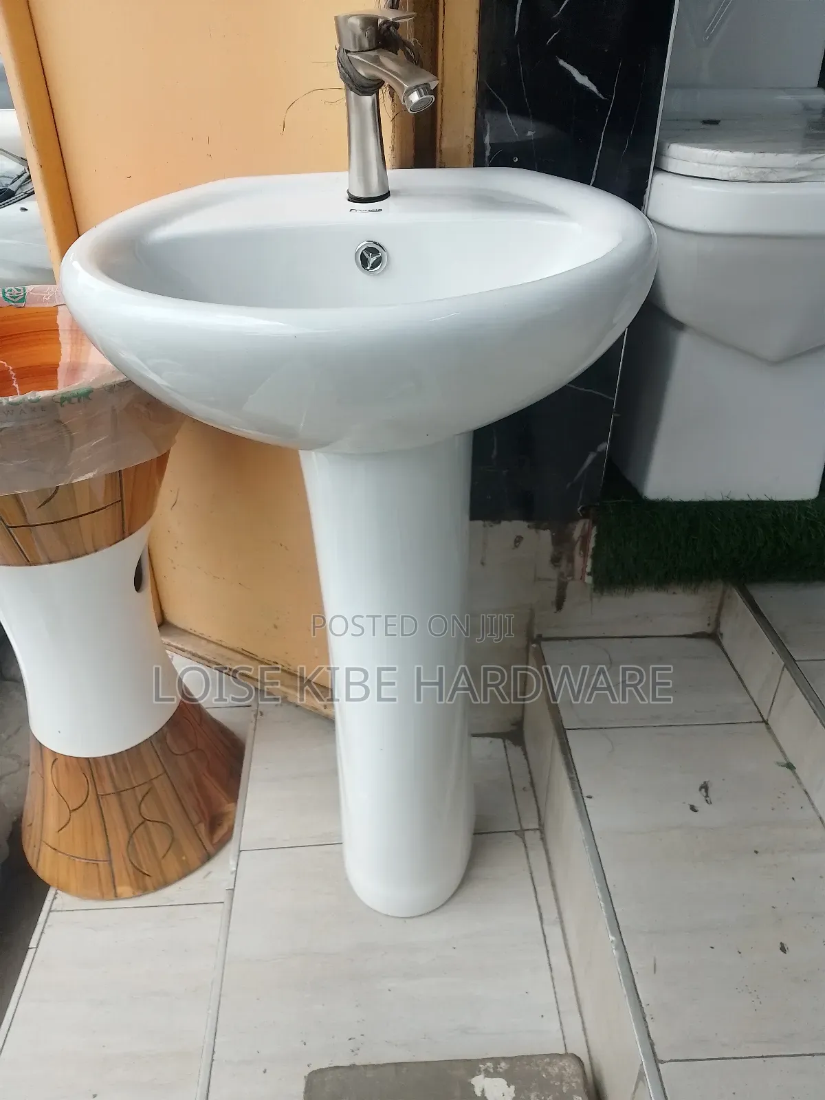 Sink Handwash Available