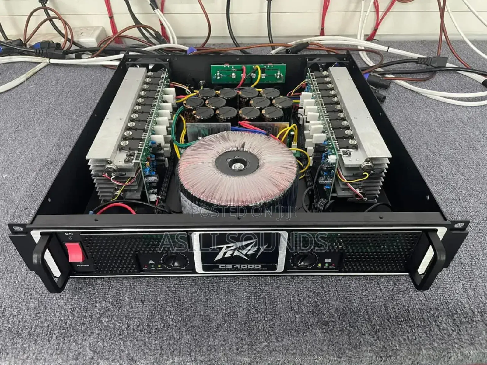 Peavey Professional Power Amplifier