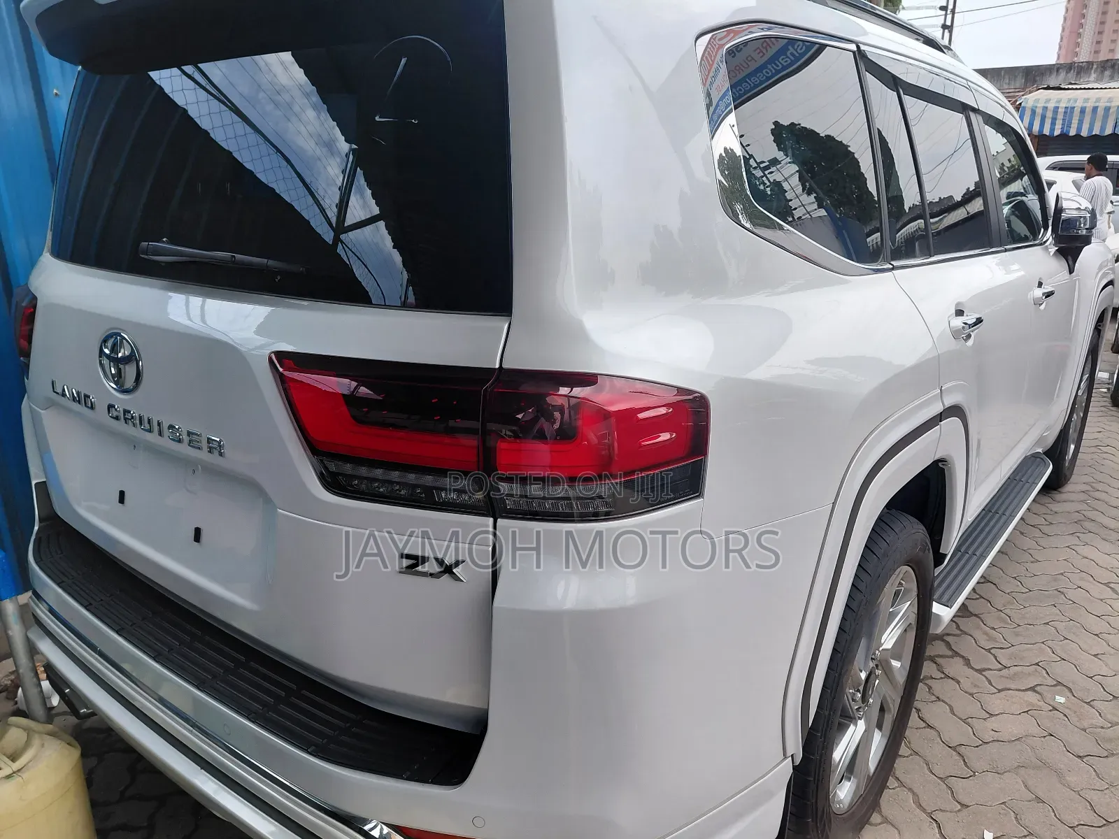 Toyota Land Cruiser 2024 White