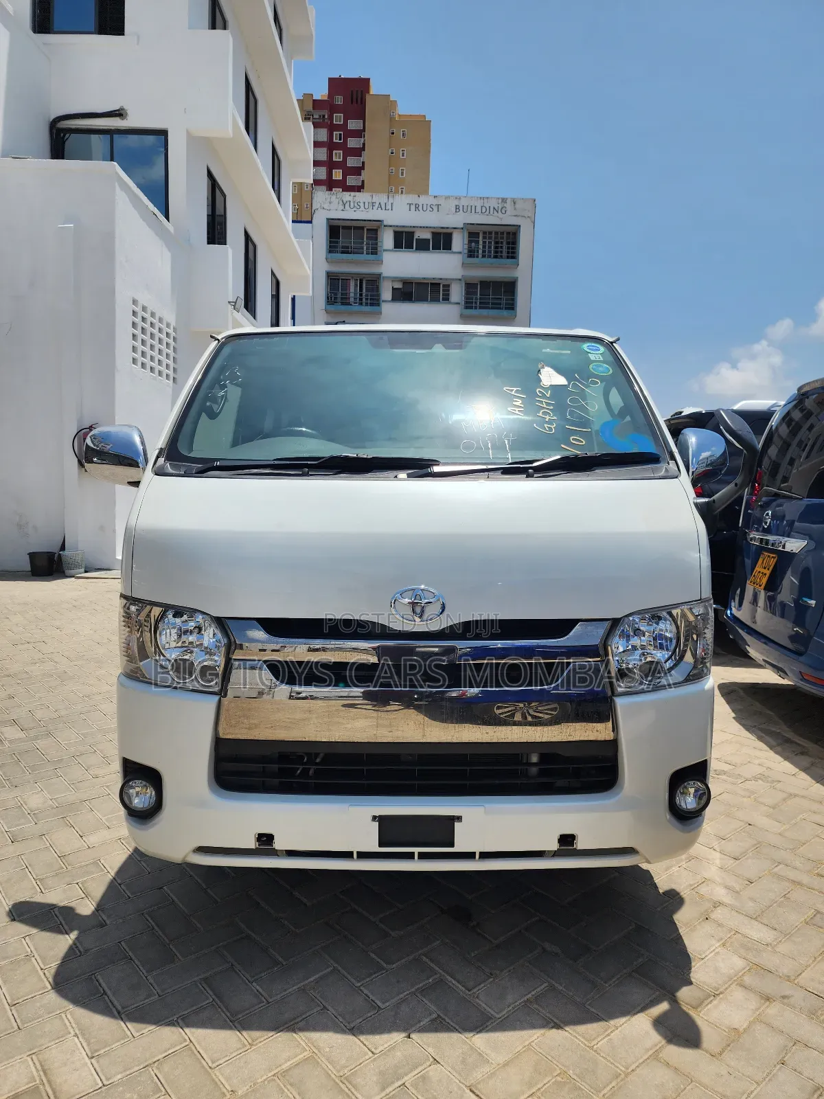 Toyota HiAce 2019 White