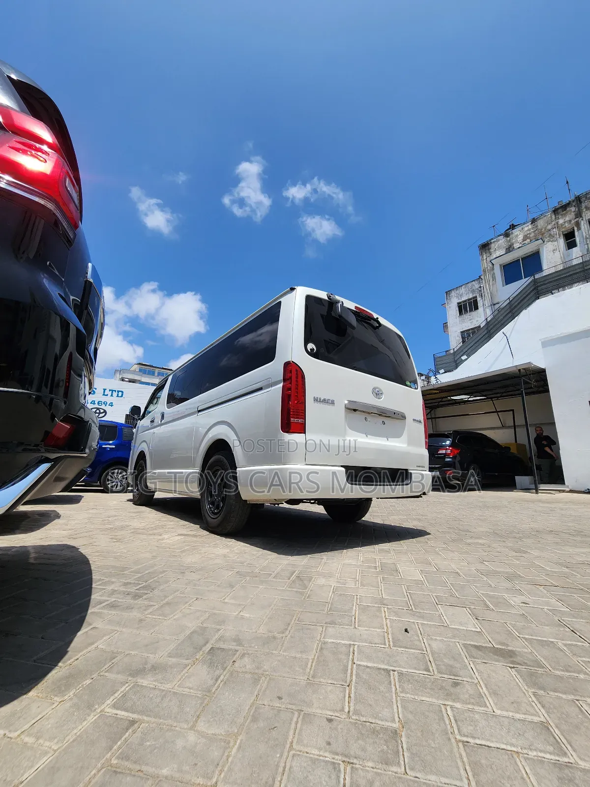 Toyota HiAce 2019 White