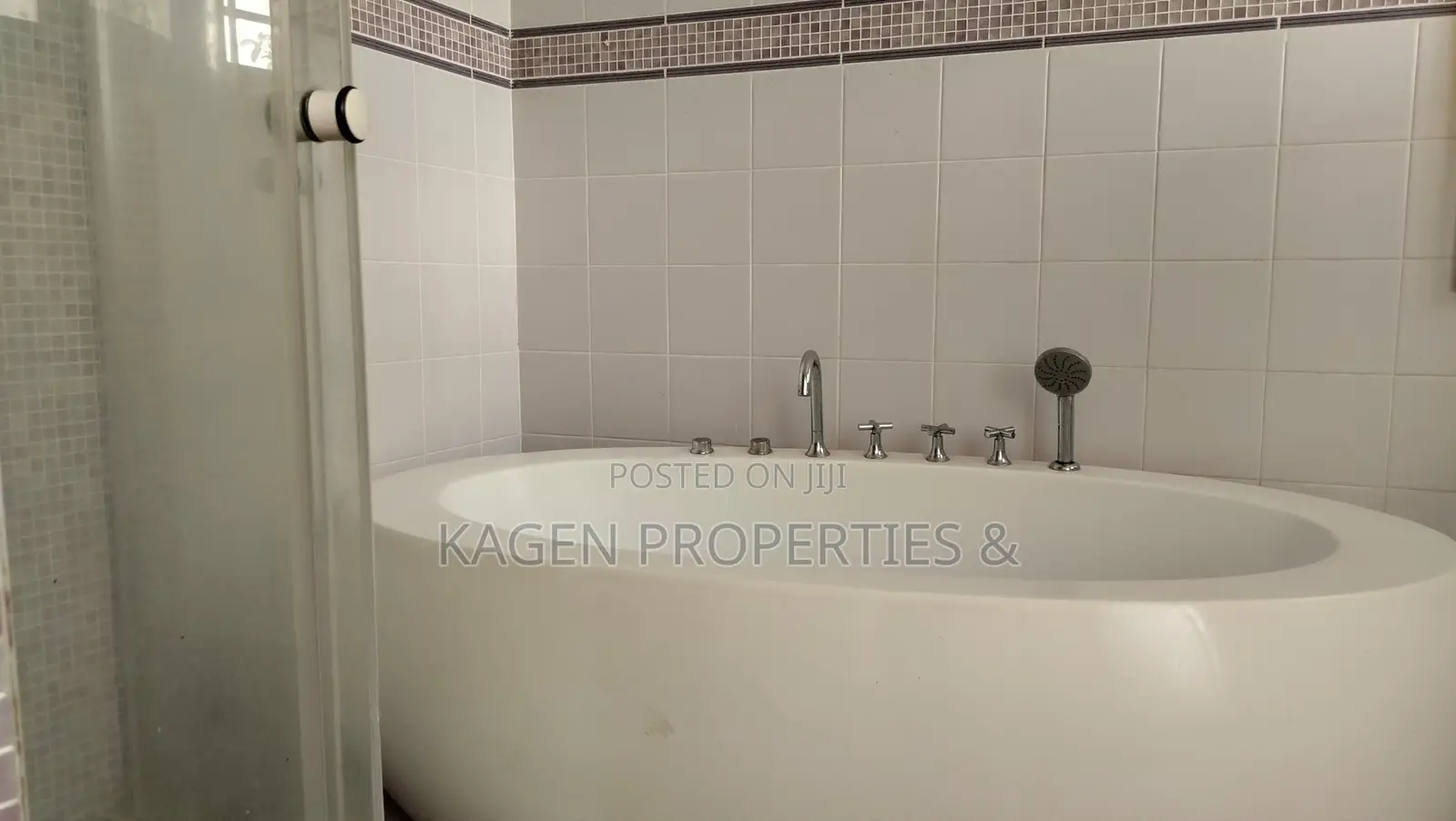 4bdrm Villa in Hardy for sale