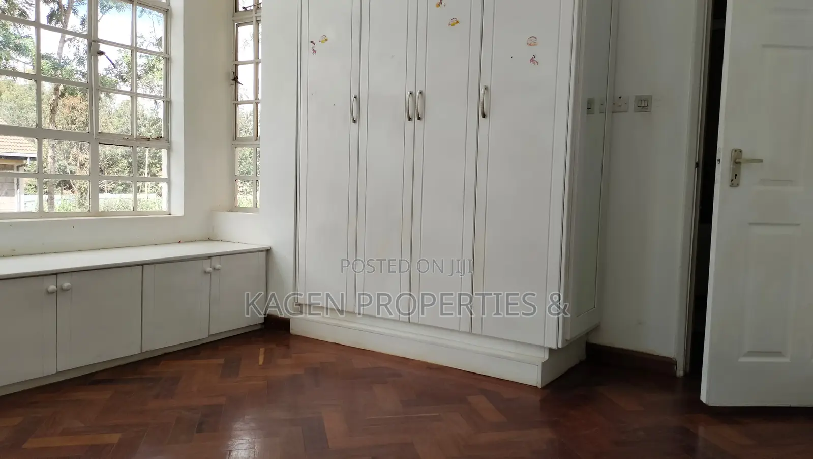 4bdrm Villa in Hardy for sale