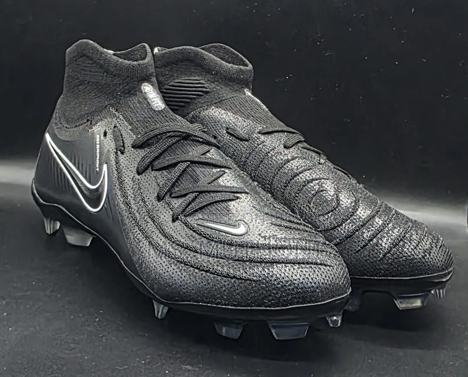 Nike Phantom Luna 2 Elite Fg Soccer Cleat in a Black Colorway