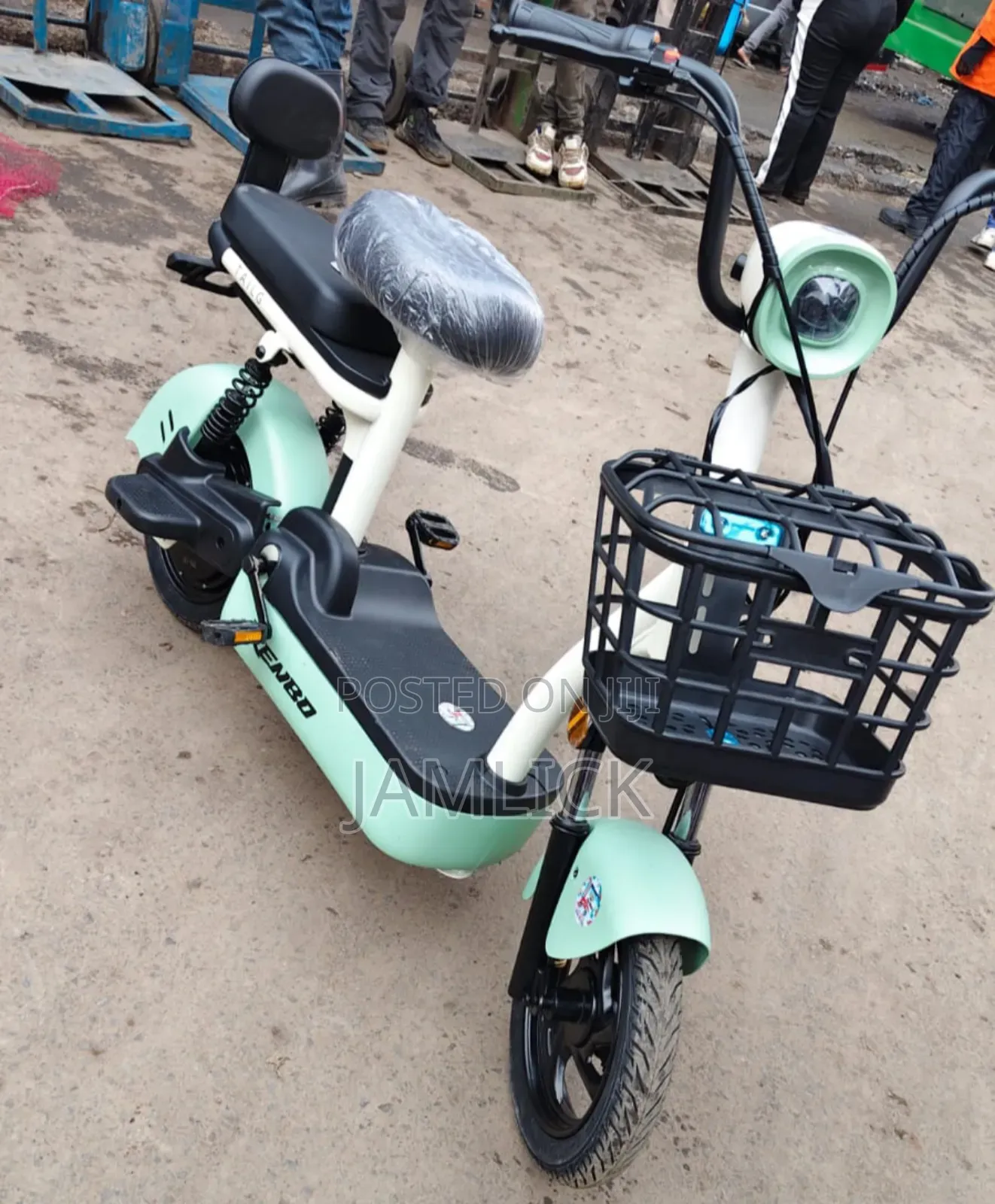 Electric Scooter With Pedals - Br