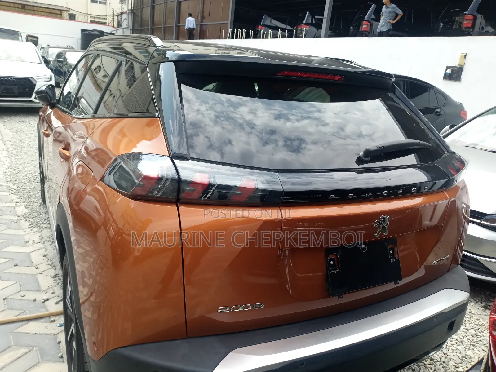 Peugeot 2008 1.2 PureTech (100 Hp) 2020 Orange