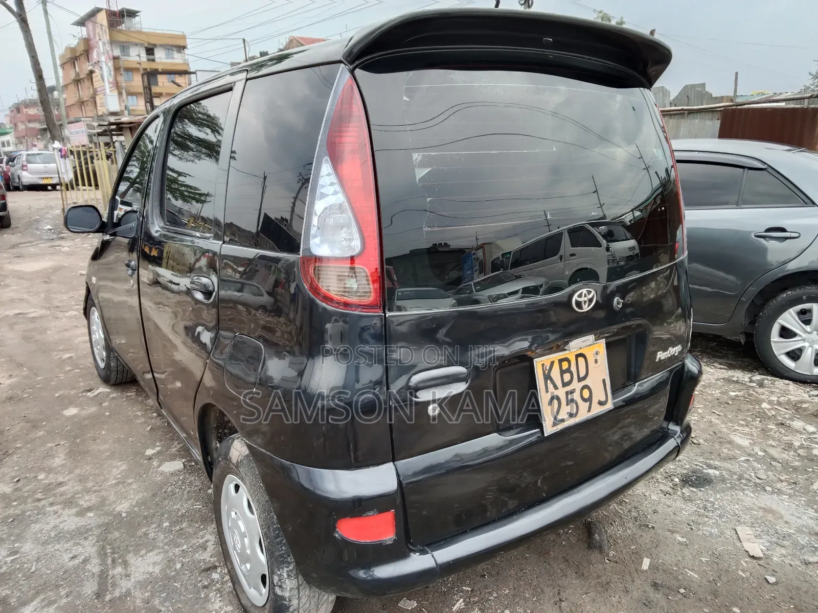 Toyota Fun Cargo 2004 Black