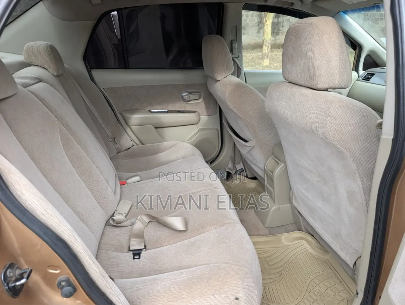 Nissan Tiida 1.5L 16V 2010 Gold