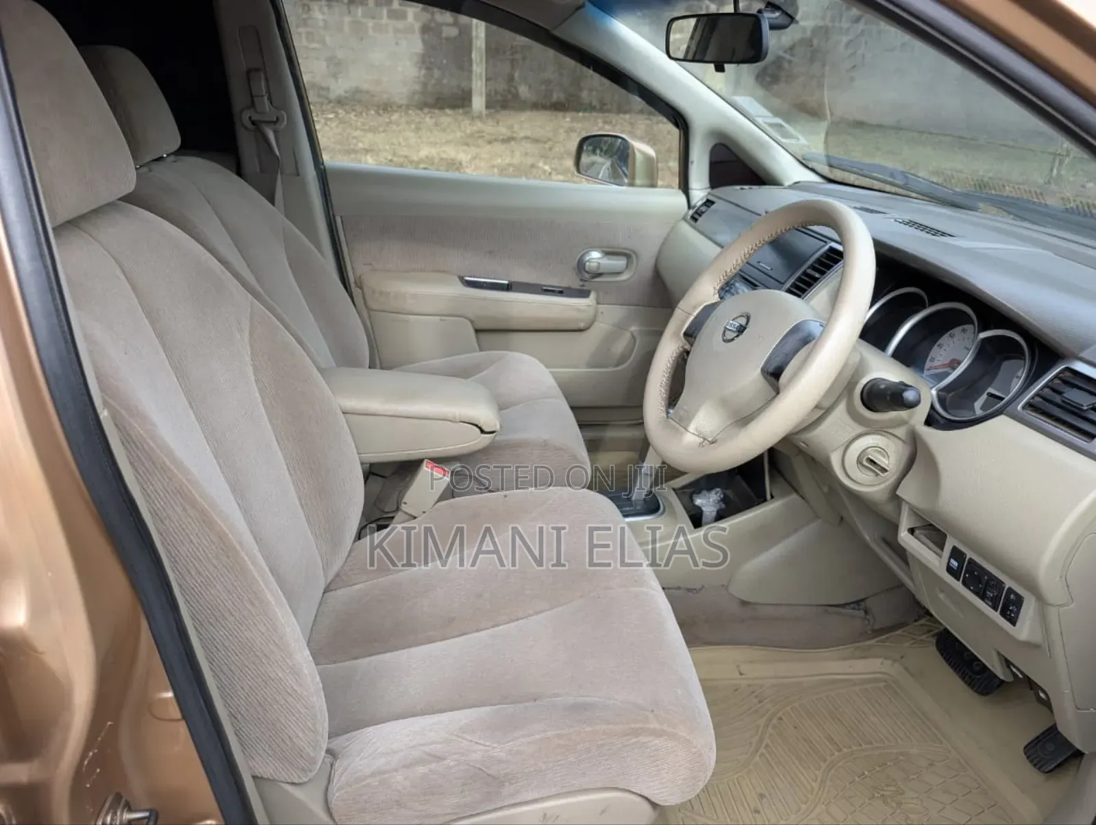 Nissan Tiida 1.5L 16V 2010 Gold