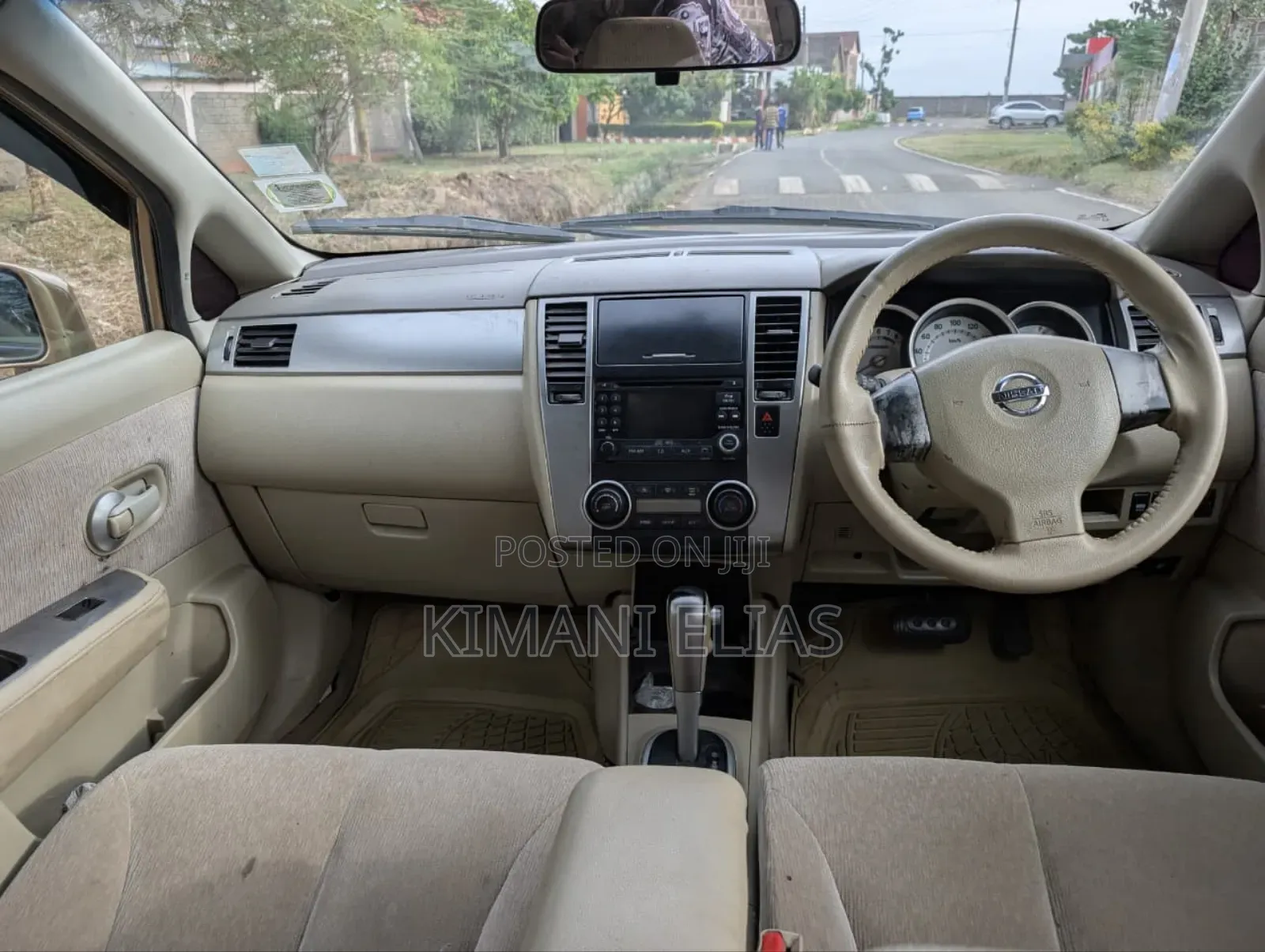 Nissan Tiida 1.5L 16V 2010 Gold