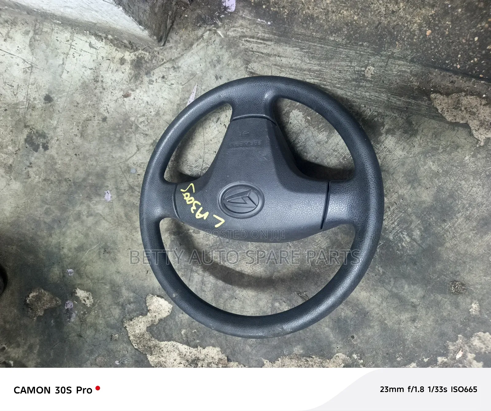 Daihasu Mira Complete Steering Wheel