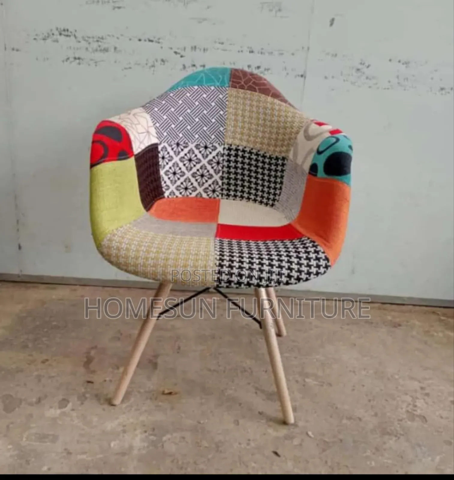 Eames Chair With Armlest