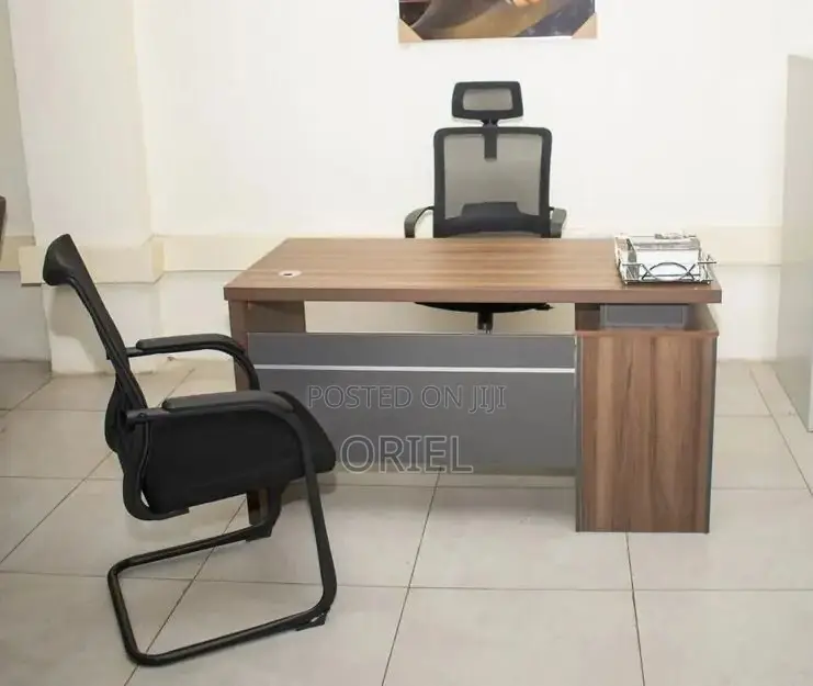 Modern Office Desk : 1.4m Office Staff Desk