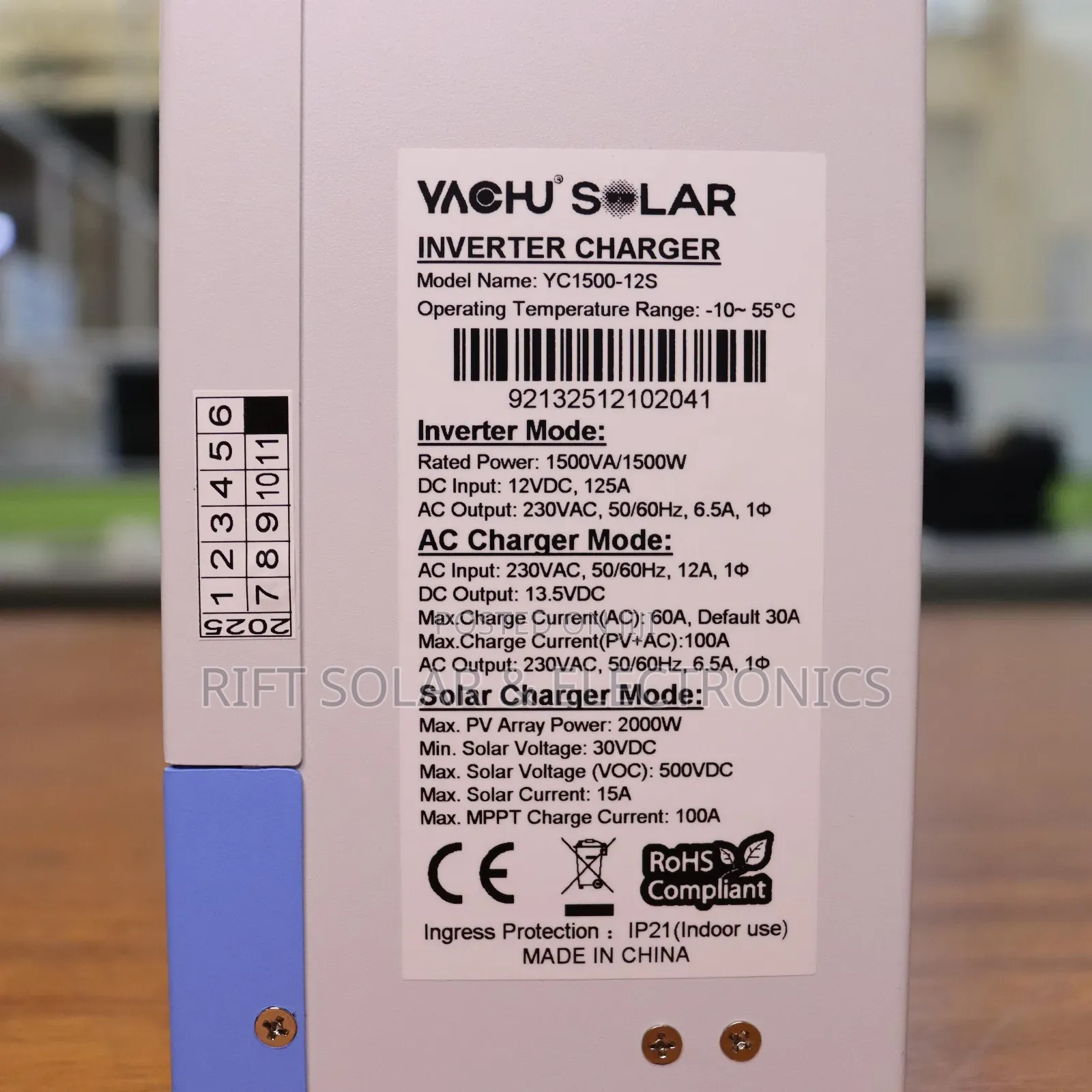 Yachu New 1.5kva - 12v Hybrid Inverter 60a MPPT Smart Hybrid 150 VDC