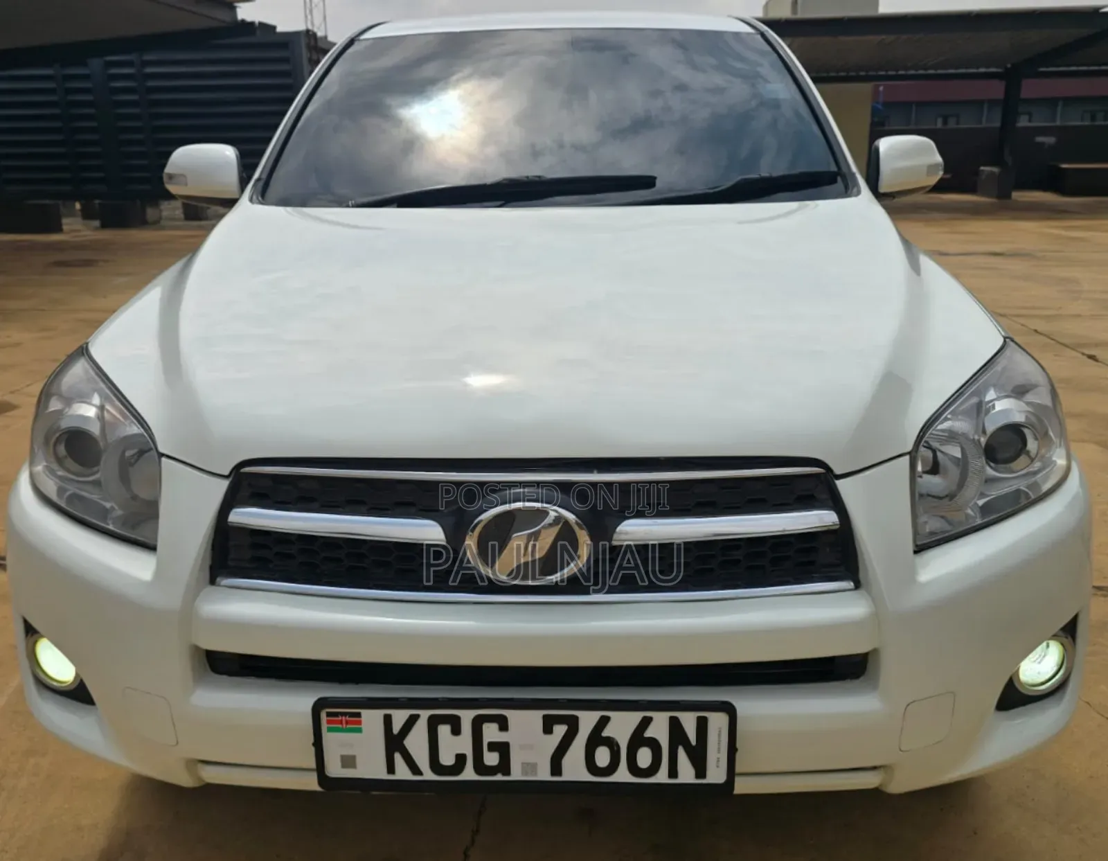 Toyota RAV4 2010 White