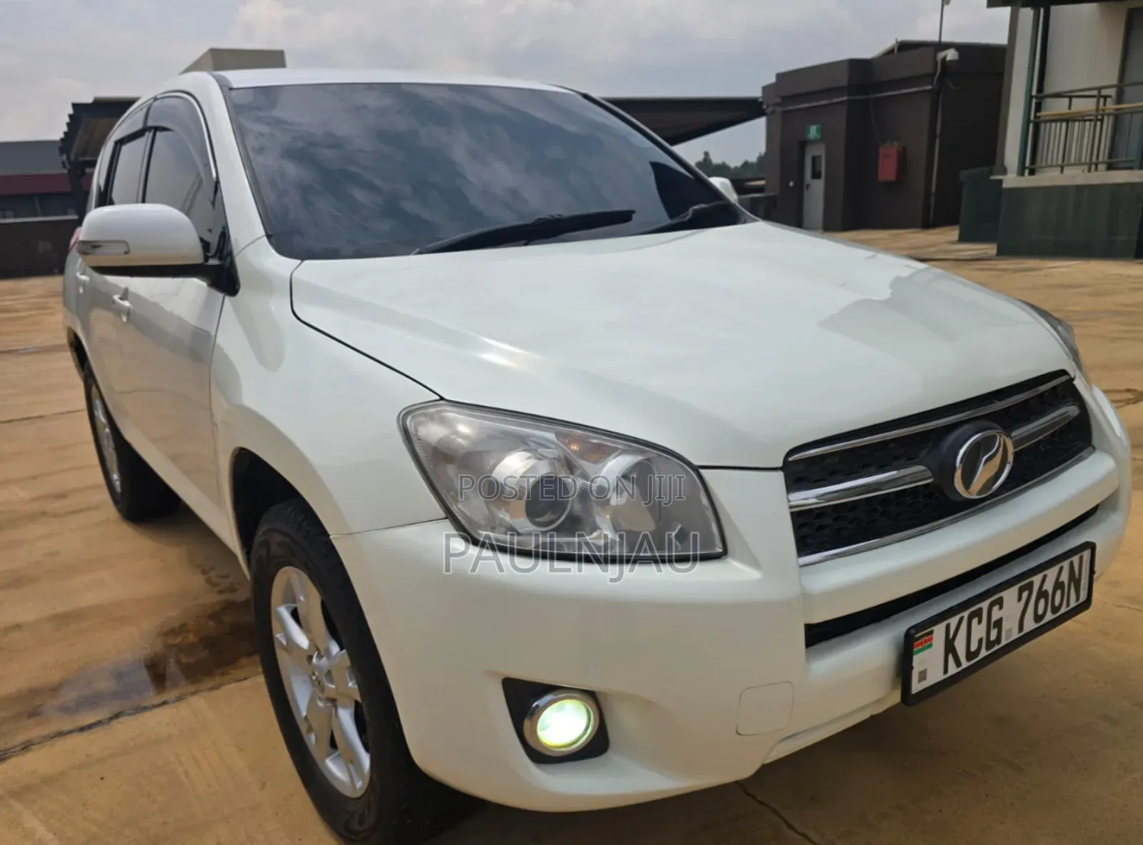 Toyota RAV4 2010 White
