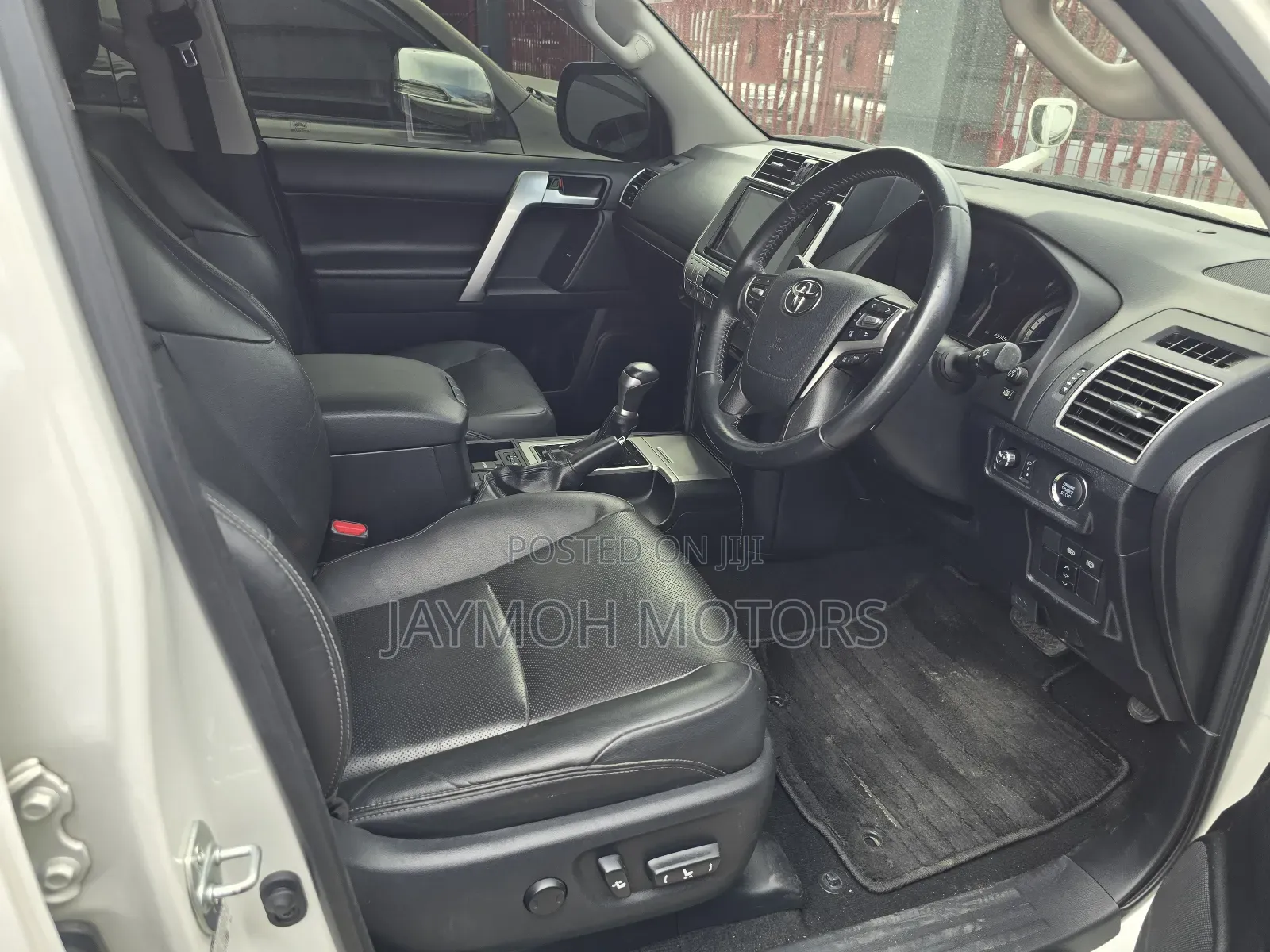 Toyota Land Cruiser Prado 2017 Pearl