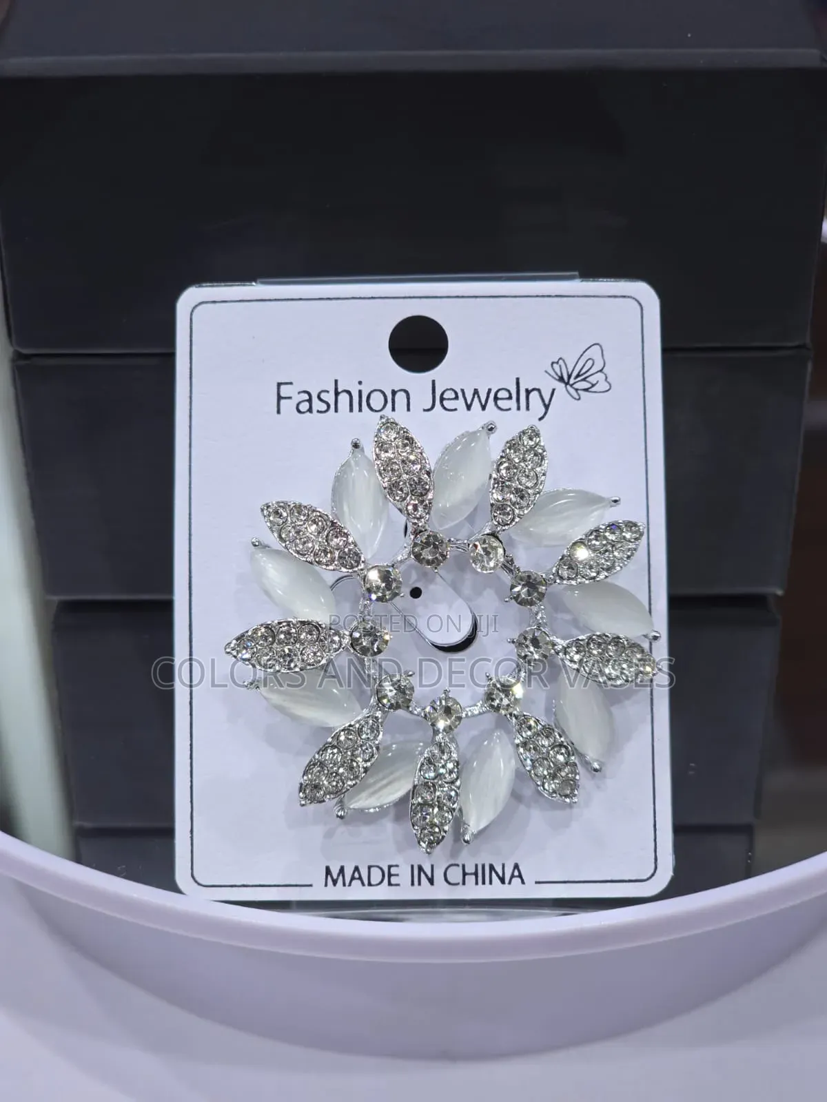 Beautiful Pieces Brooches Silver